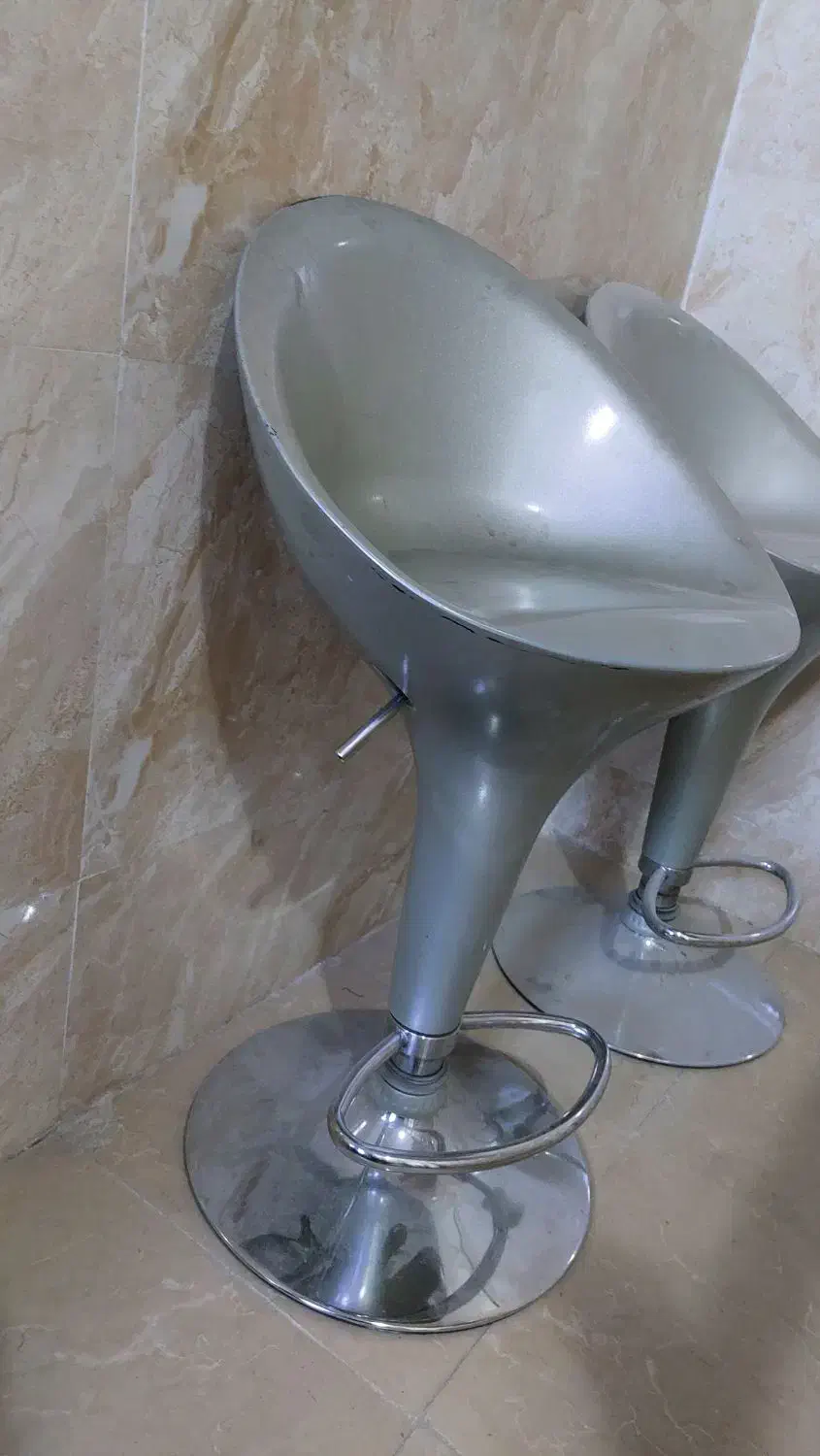 صنلی جکدار|صندلی و نیمکت|چهارباغ, |دیوار