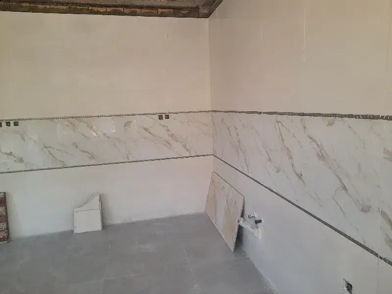 کاشی کار و سرامیک کار درجه یک|خدمات پیشه و مهارت|مسجد سلیمان, |دیوار