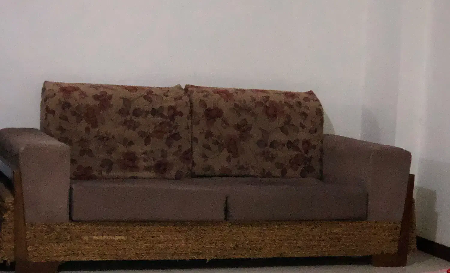 مبل ۷ نفره|مبلمان خانگی و میز عسلی|چالوس, |دیوار