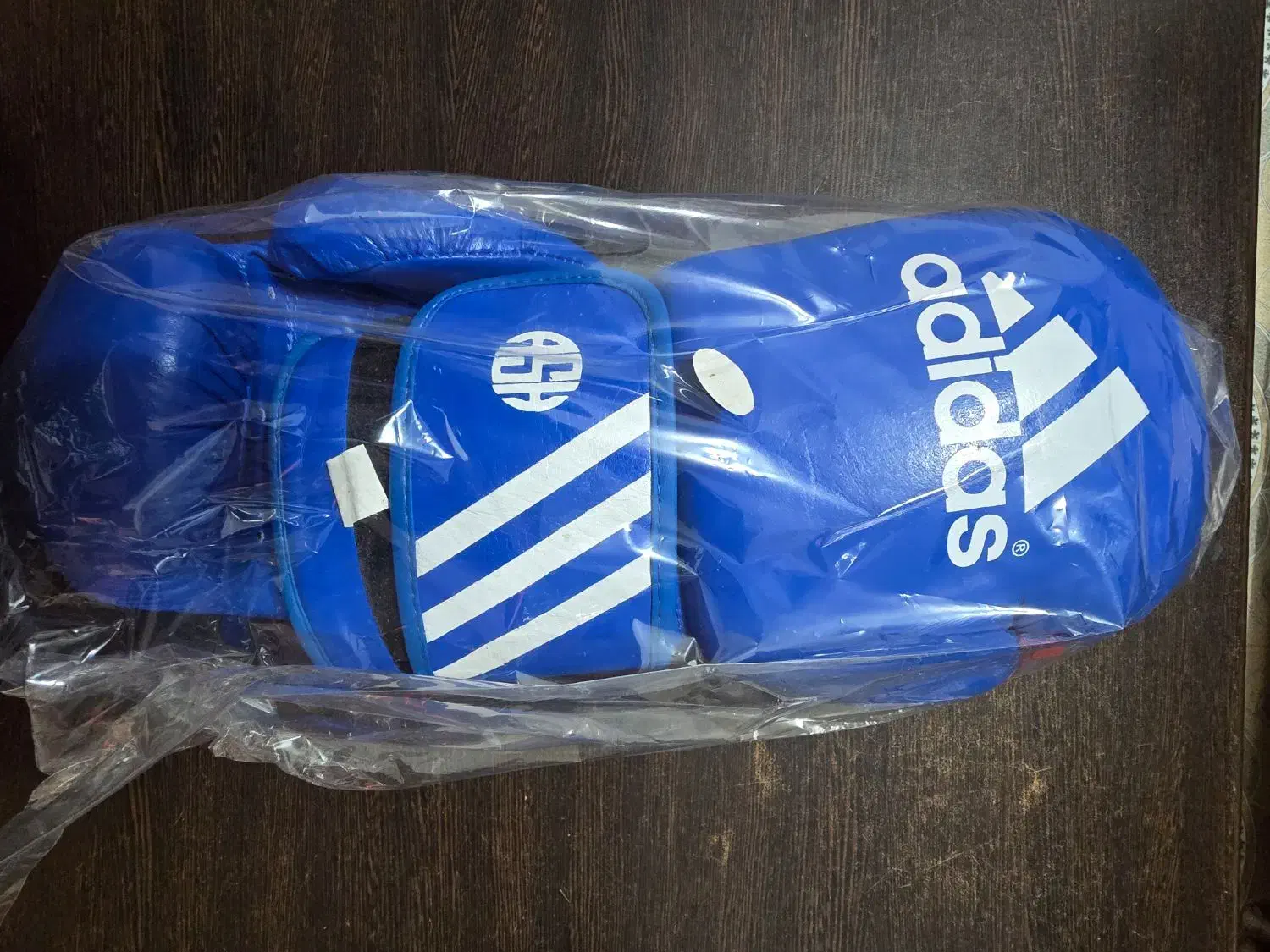 دستکش بوکس Adidas|تجهیزات ورزشی|رشت, هلال احمر|دیوار