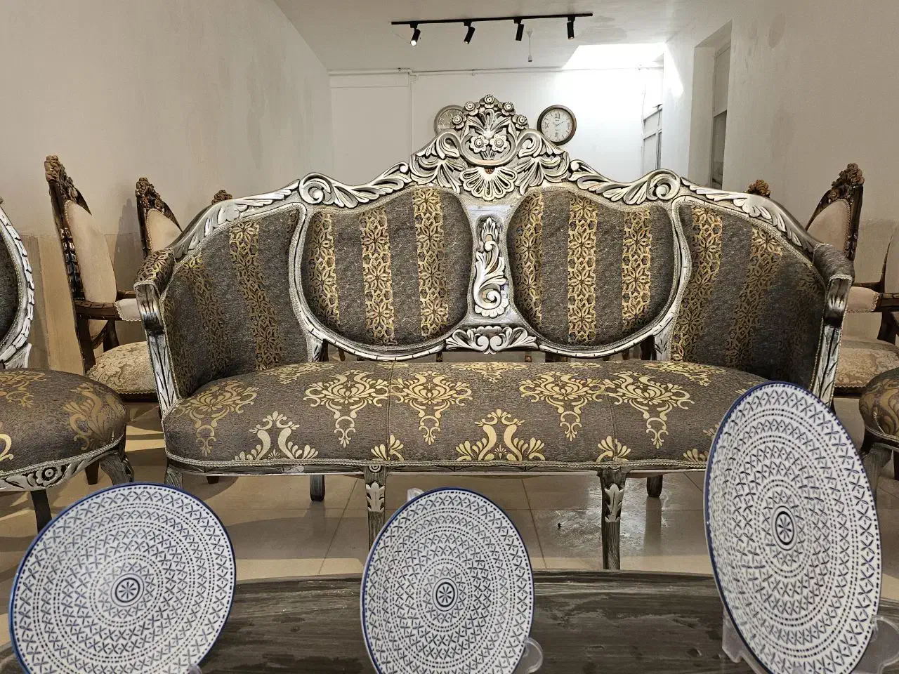 مبل کلاسیک چوبی|مبلمان خانگی و میز عسلی|کرمان, |دیوار