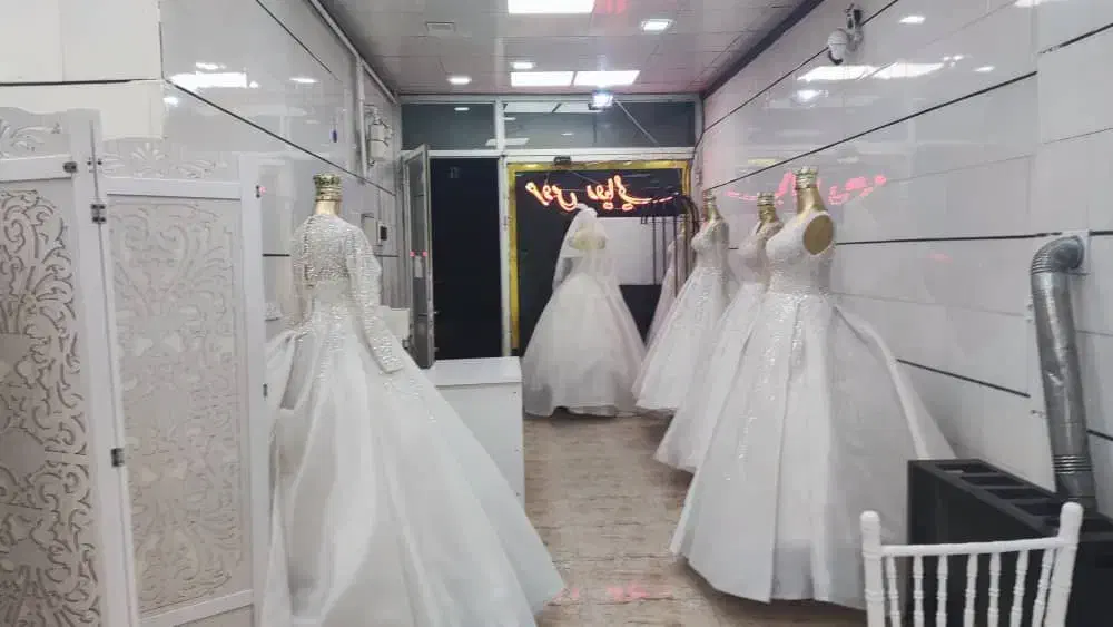 واگذاری،فروش وسایل مزون عروس.بابیش ۱۲سال سابقه|لباس|قروه, |دیوار