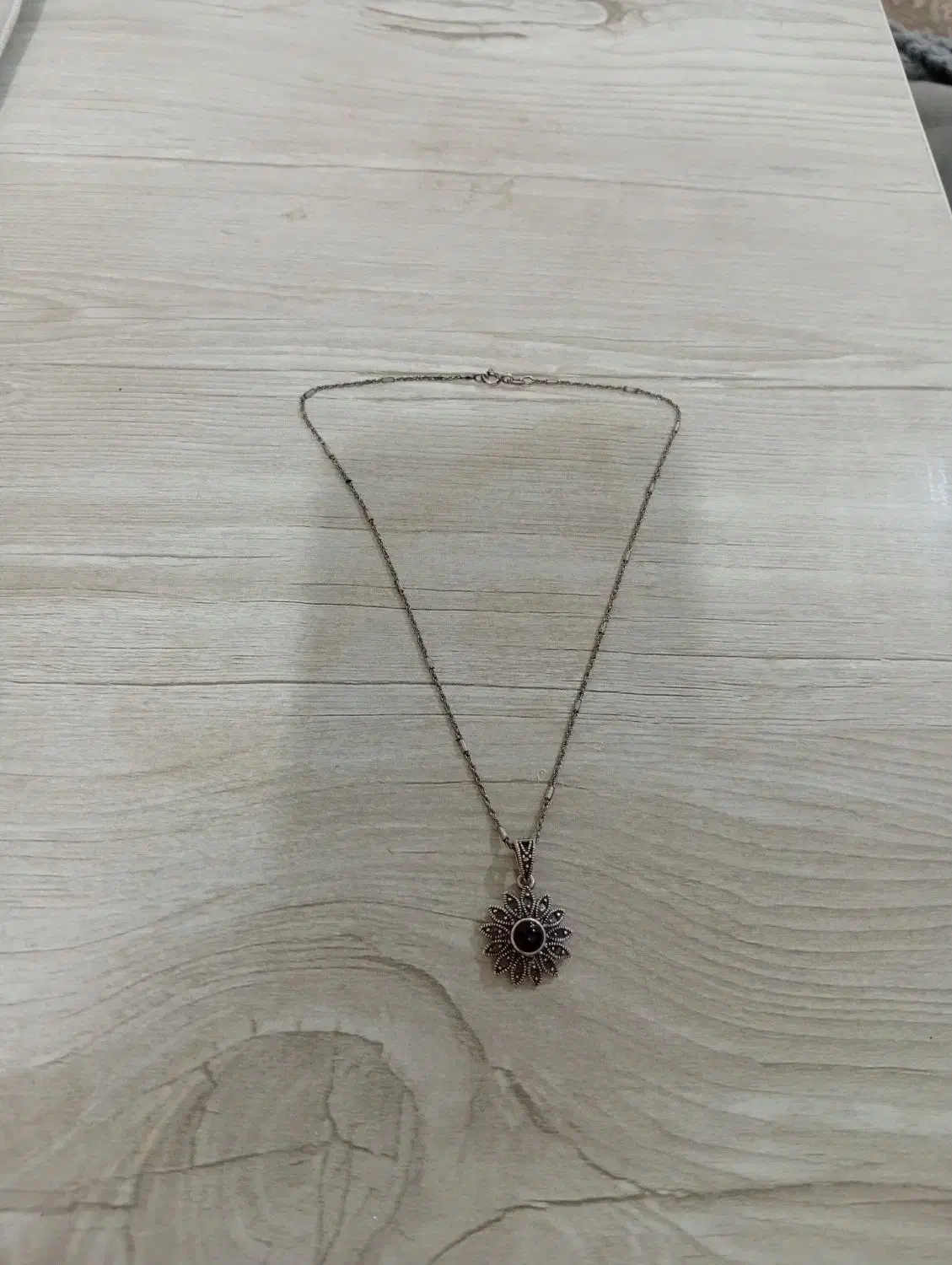 پلاک زنجیر نقره|جواهرات|مهریز, |دیوار