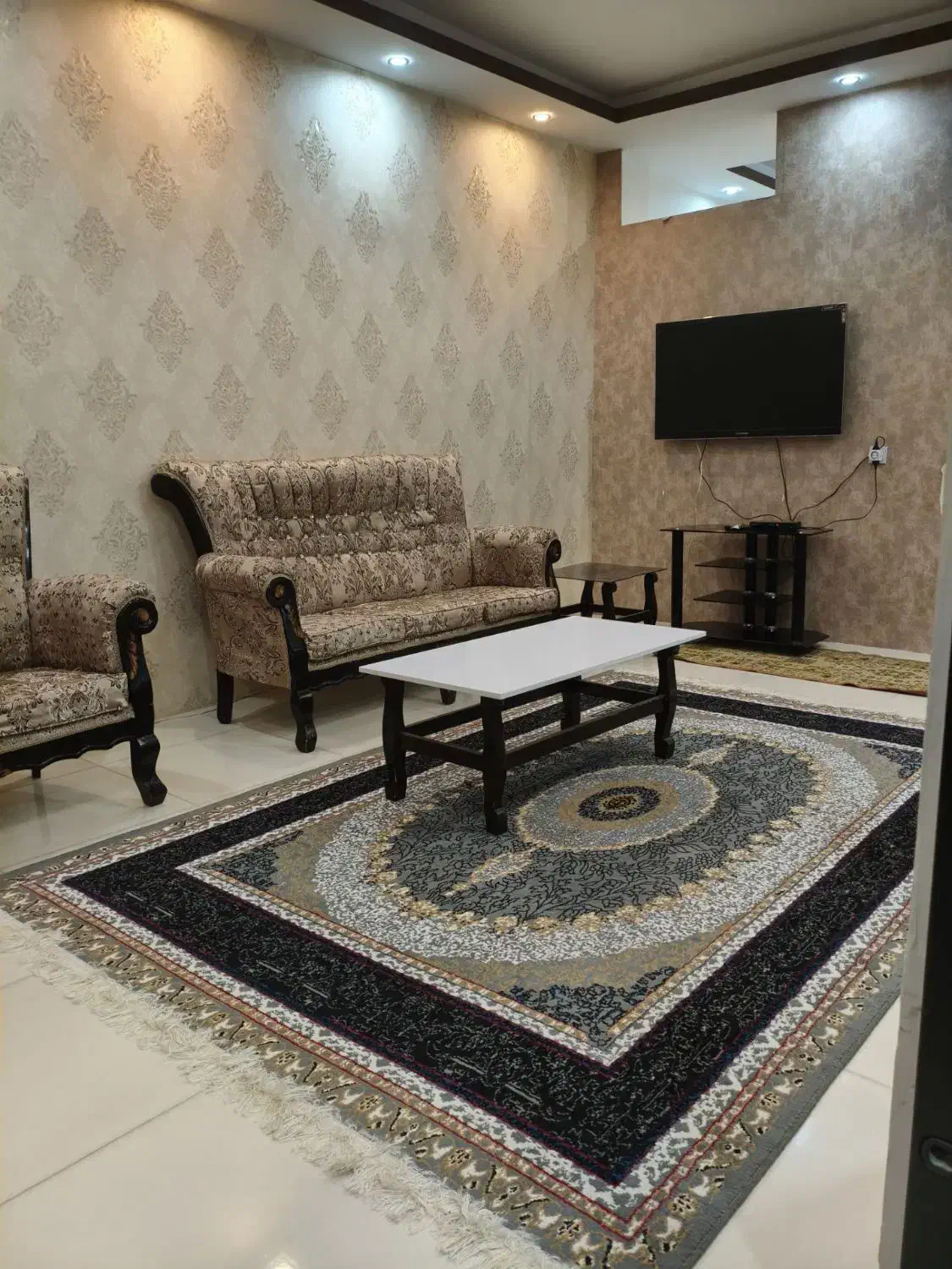 سوییت پارکینگ دار|اجارهٔ کوتاه‌مدت آپارتمان و سوئیت|کرمانشاه, |دیوار
