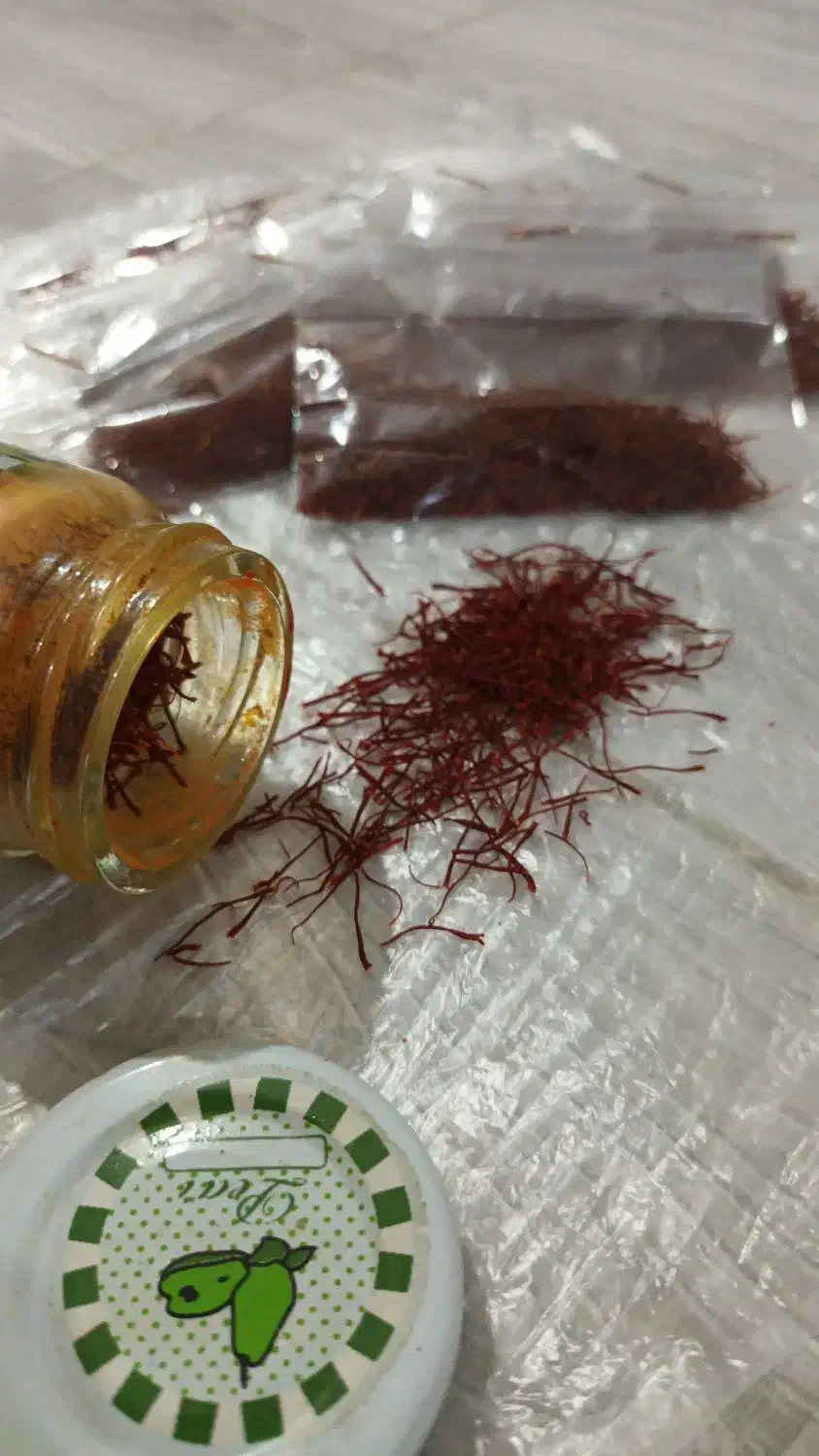 زعفران|گل و گیاه طبیعی|بومهن, |دیوار