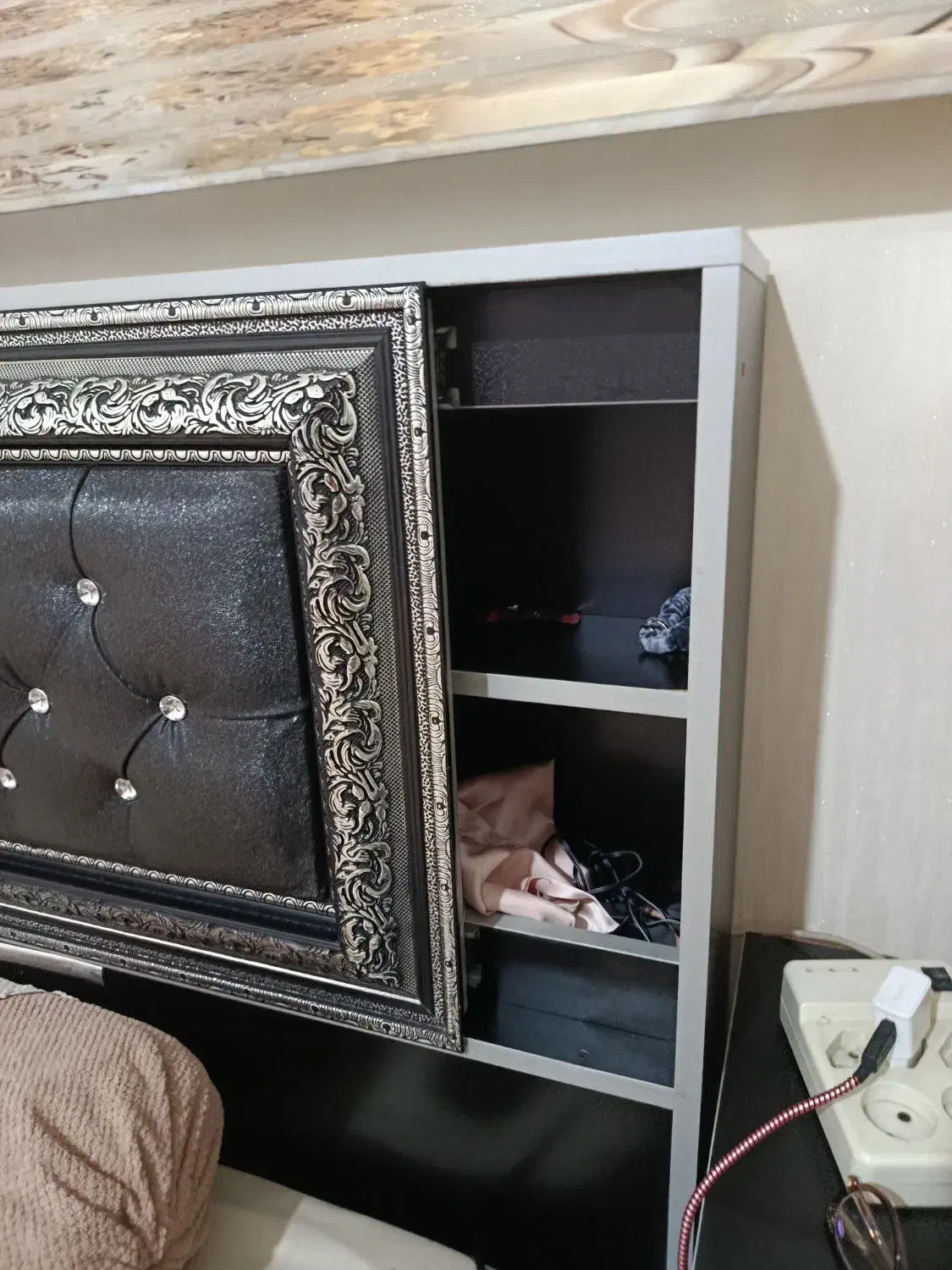 سرویس خواب دو نفره|تخت و سرویس خواب|رباط‌کریم, رباط‌کریم|دیوار