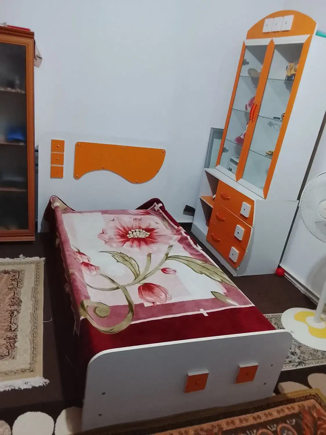 بوفه و تخت و کمد|بوفه، ویترین، کنسول|کوهسار (آذربایجان), |دیوار