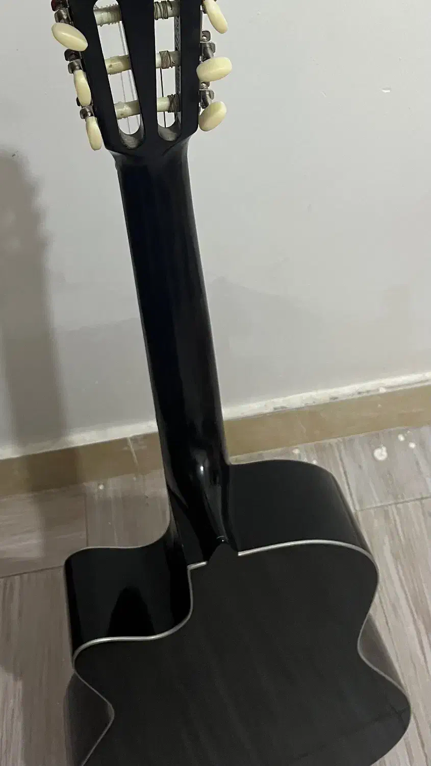 گیتار|گیتار، بیس، امپلیفایر|رشت, حمیدیان|دیوار