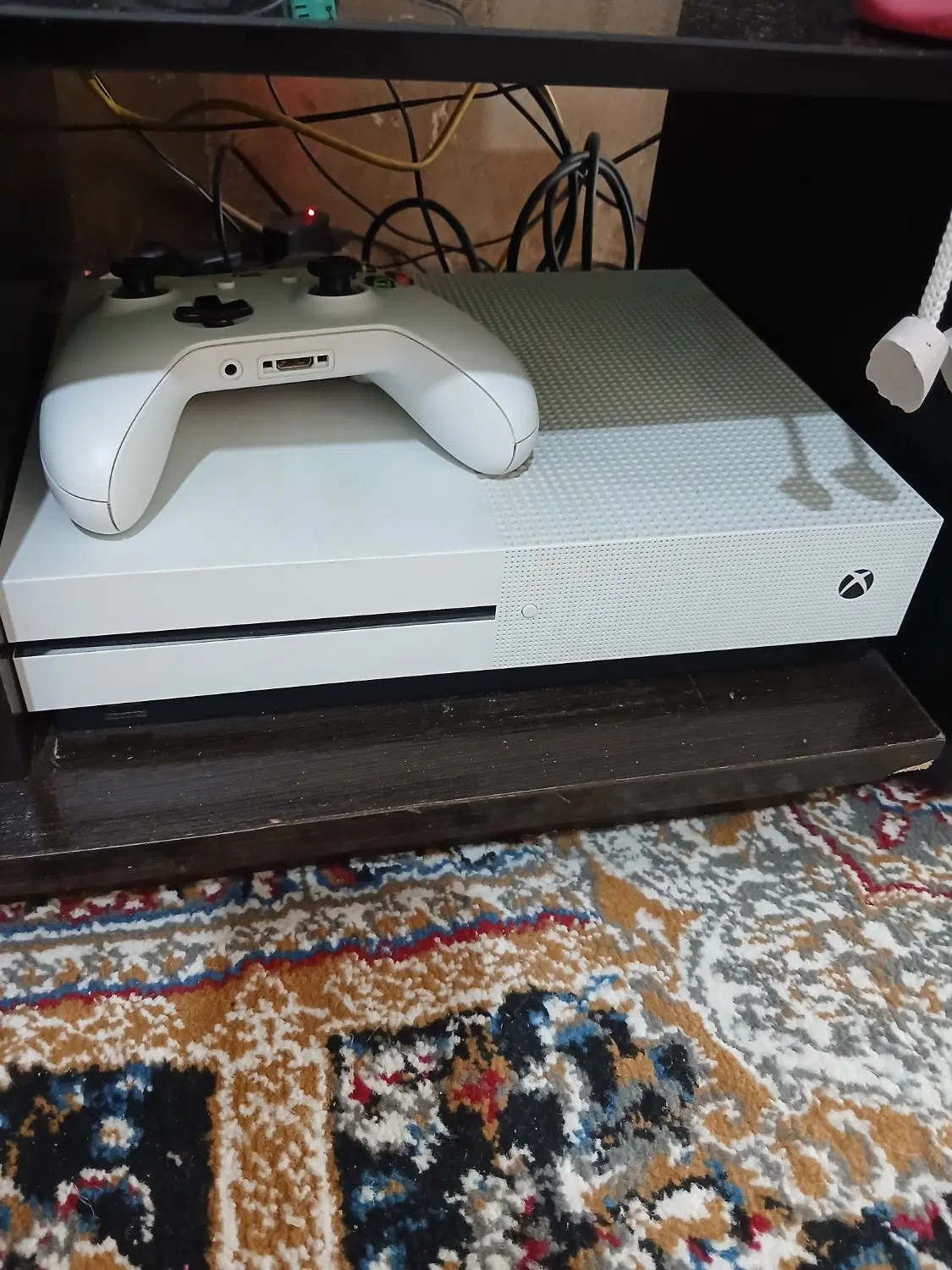 Xbox one S|کنسول، بازی ویدئویی و آنلاین|شیراز, شاهچراغ|دیوار