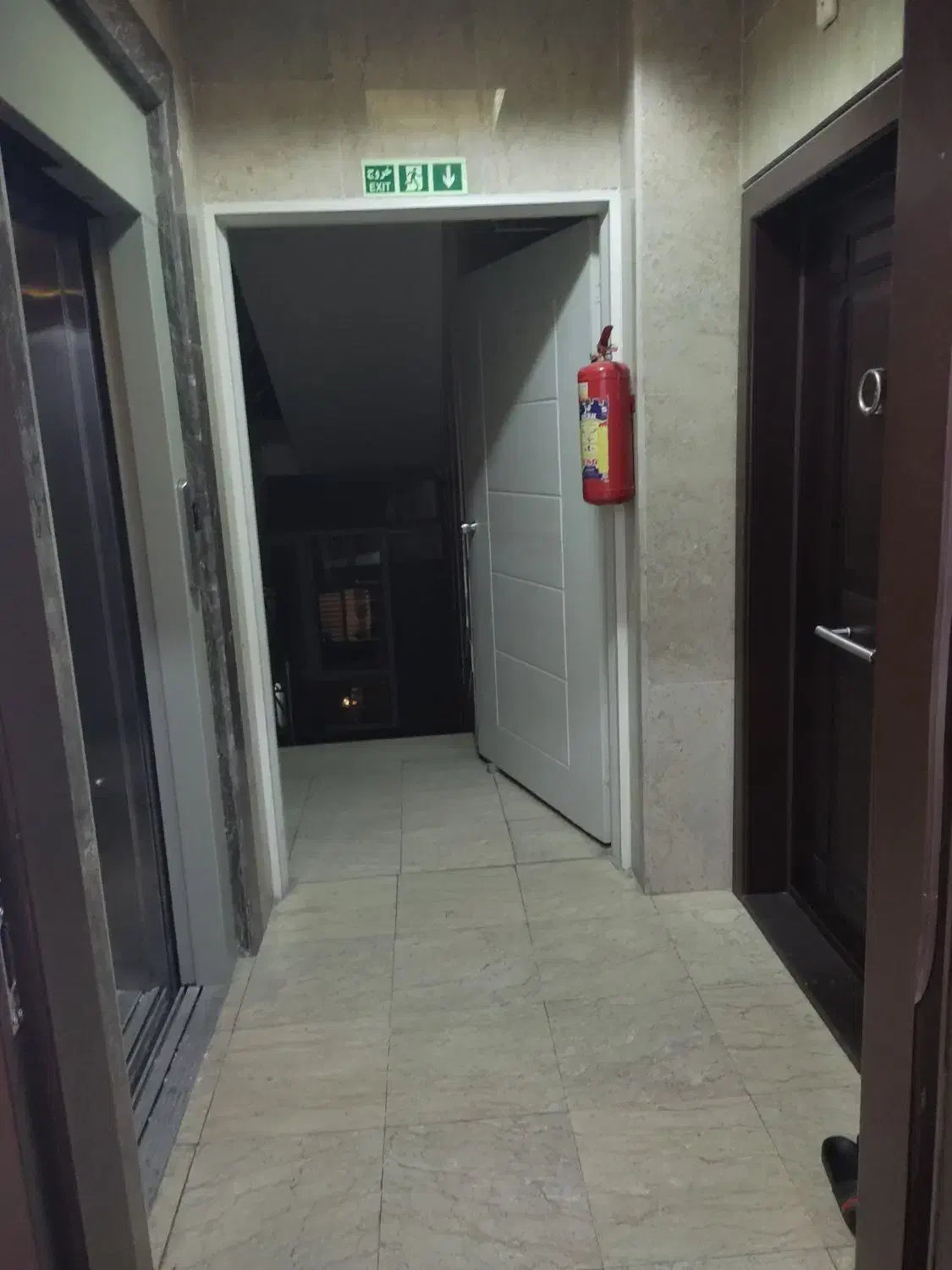 102 متر 8 ساله فول ، فرعی دنج طاهری تهرانپارس