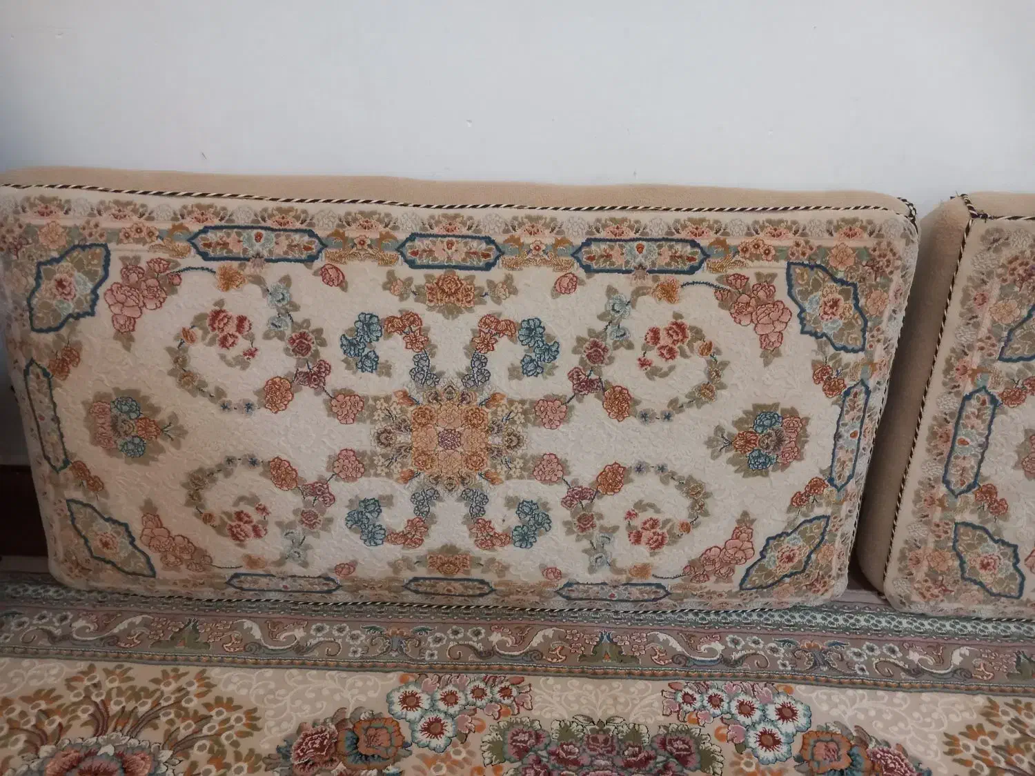 پشتی|پشتی|درگزین, |دیوار