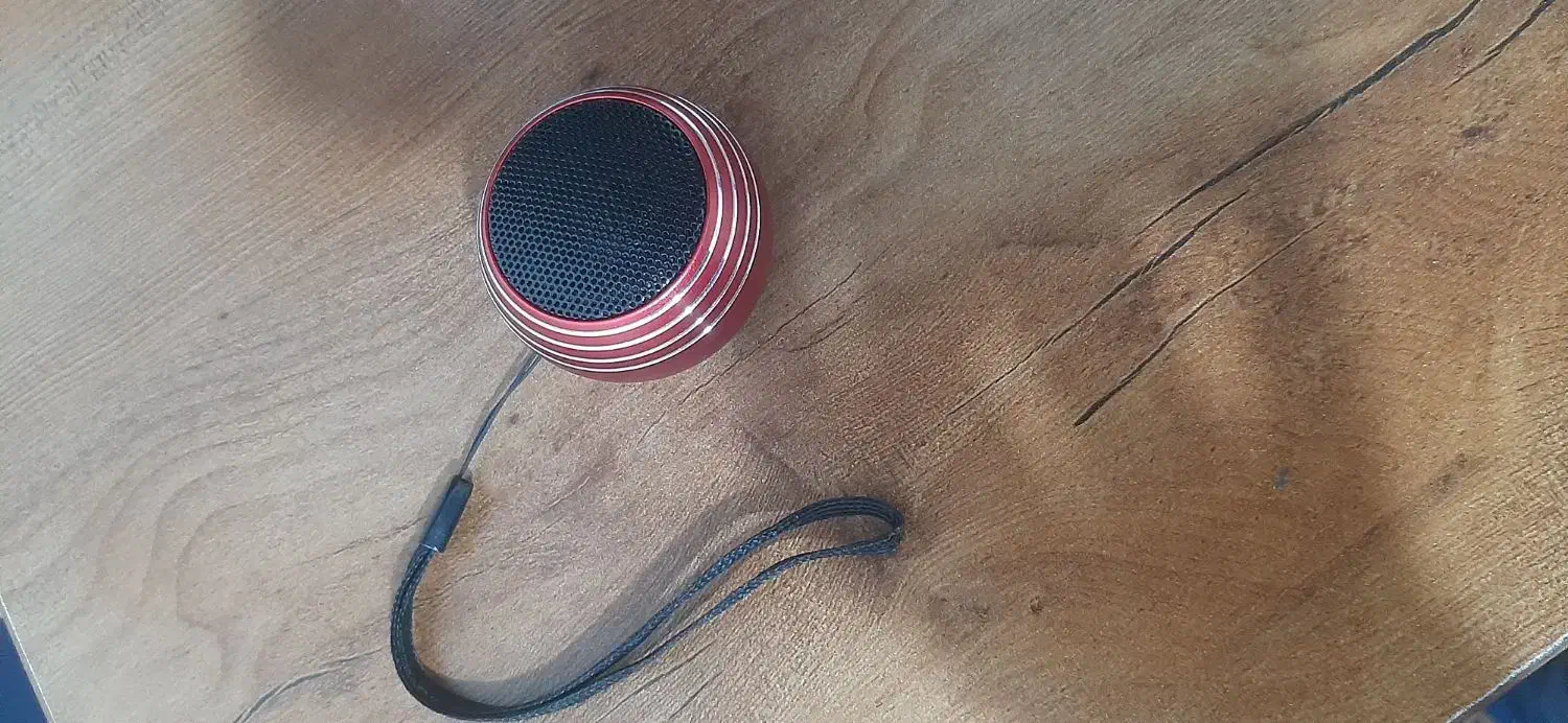 اسپیکر|پخشکننده همراه|حمیدیا, |دیوار