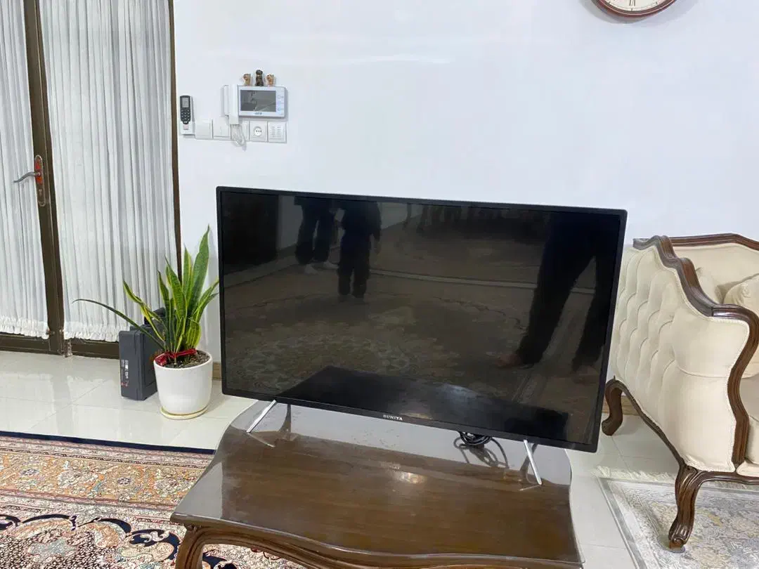 تلویزیون ۴۳ سونیا  تمیز و سالم|تلویزیون و پروژکتور|رامسر, |دیوار