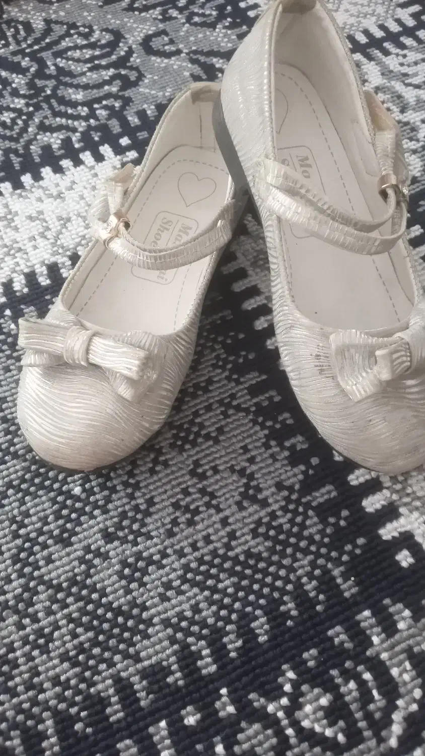 کفش مجلسی دخترانه نقره ای سایز ۳۰|کیف، کفش، کمربند|ساوه, |دیوار