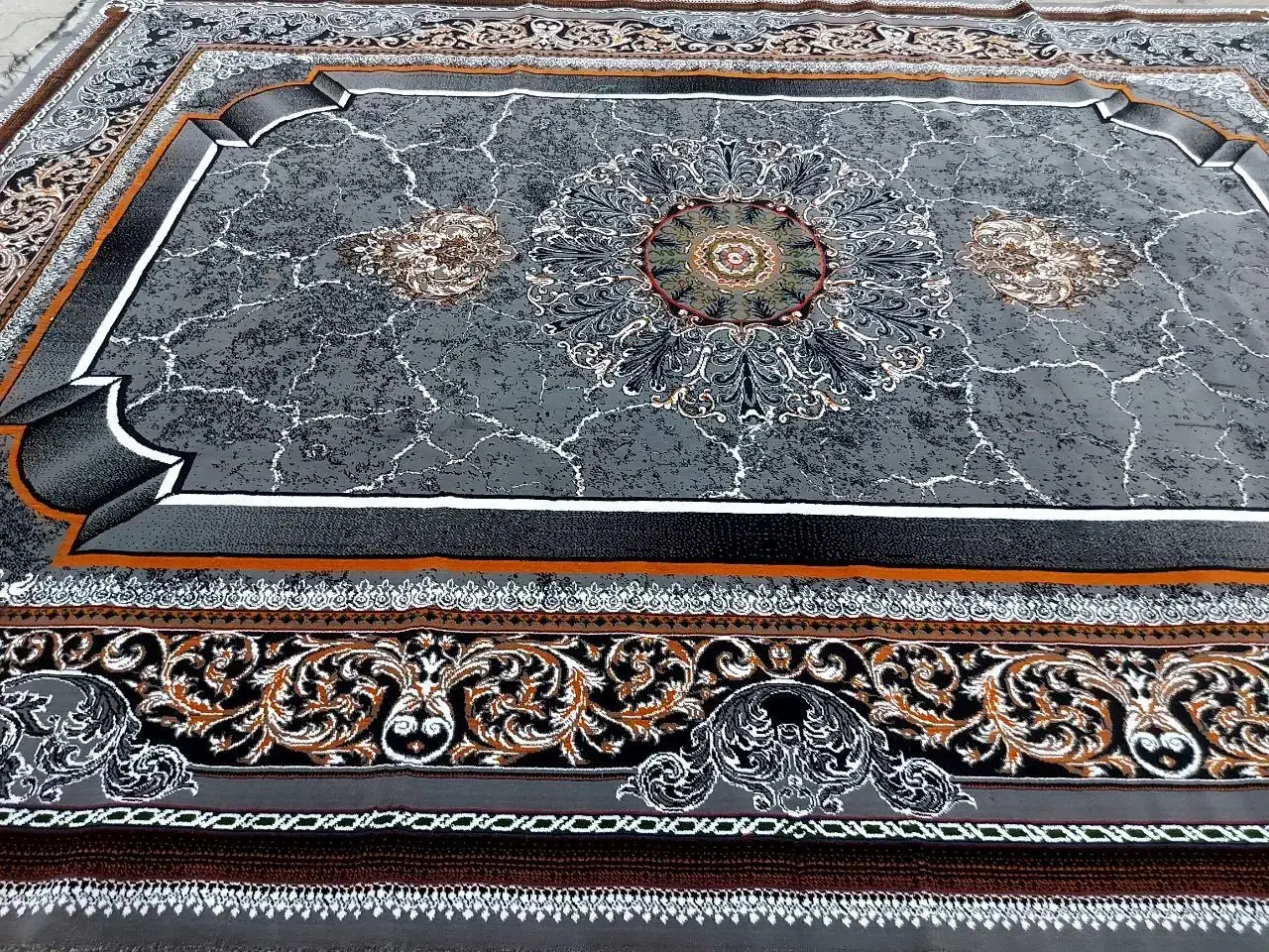 مهد فرش کاشان|فرش|لاهیجان, مهرگان|دیوار