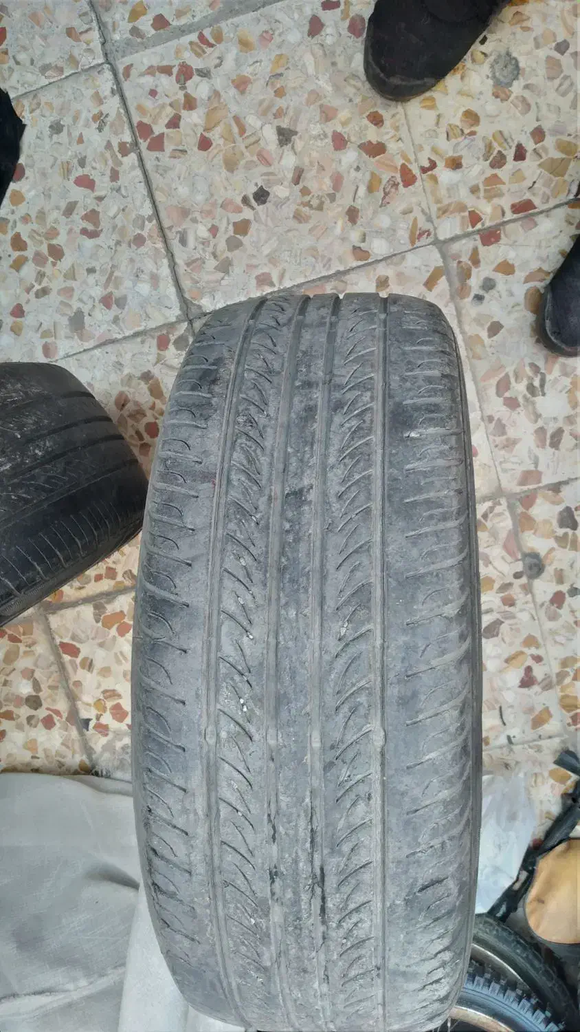 لاستیک پژو سایز۱۴ باریک و پهن|قطعات یدکی و لوازم جانبی|خرمآباد, |دیوار