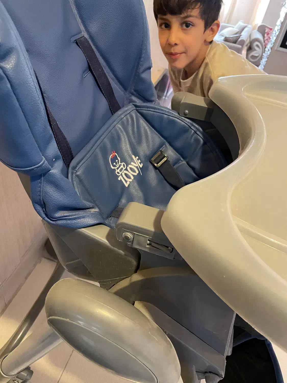 صندلی غذای کودک زویه در حد نو|تخت و صندلی بچه|صدرا-فارس, فاز ۱|دیوار