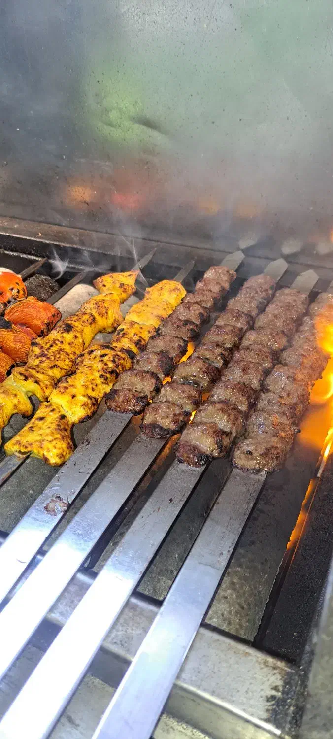 کارگرساده و کباب پز|استخدام خدمات فروشگاه و رستوران|ابهر, |دیوار