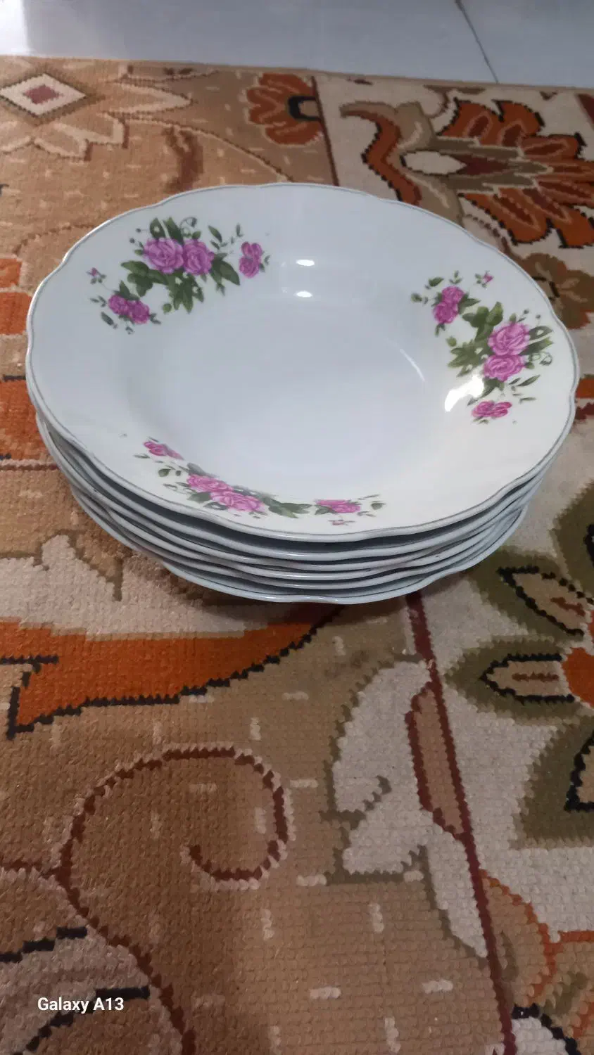 بشقاب چینی گل سرخ نو|ظروف سرو و پذیرایی|خوی, |دیوار