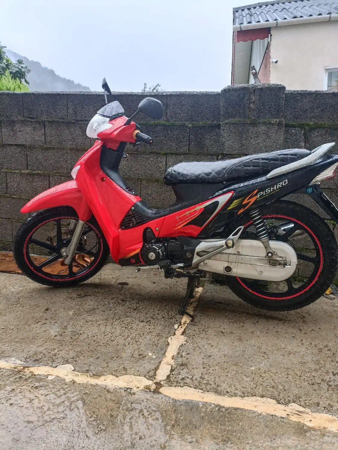 ویو ۱۳۵ پیشرو|موتورسیکلت|چالوس, |دیوار