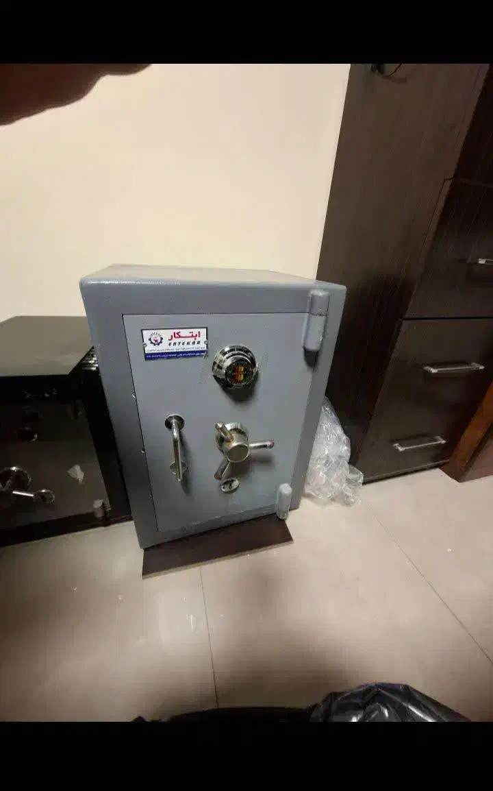 خرید و فروش و تعویض و خدمات گاوصندوق|فروشگاه و مغازه|خمینیشهر, |دیوار