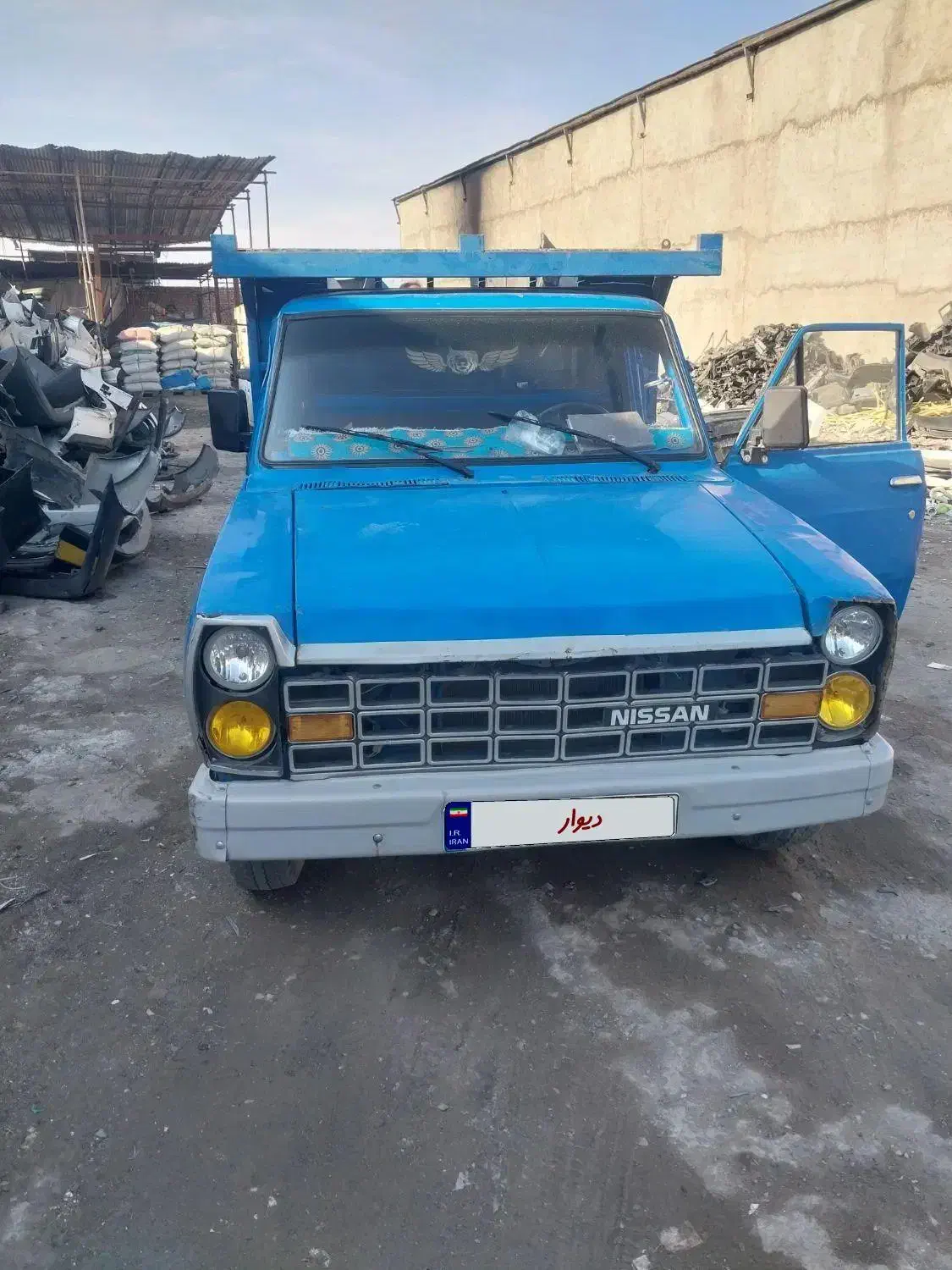 وانت نیسان مدل ۸۲|خودرو سواری و وانت|مشهد, حضرت حجت|دیوار