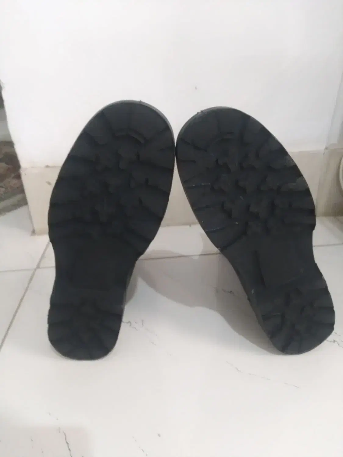 پوتین و لباس نظامی مرزبانی|لباس|نیشابور, میدون بار|دیوار