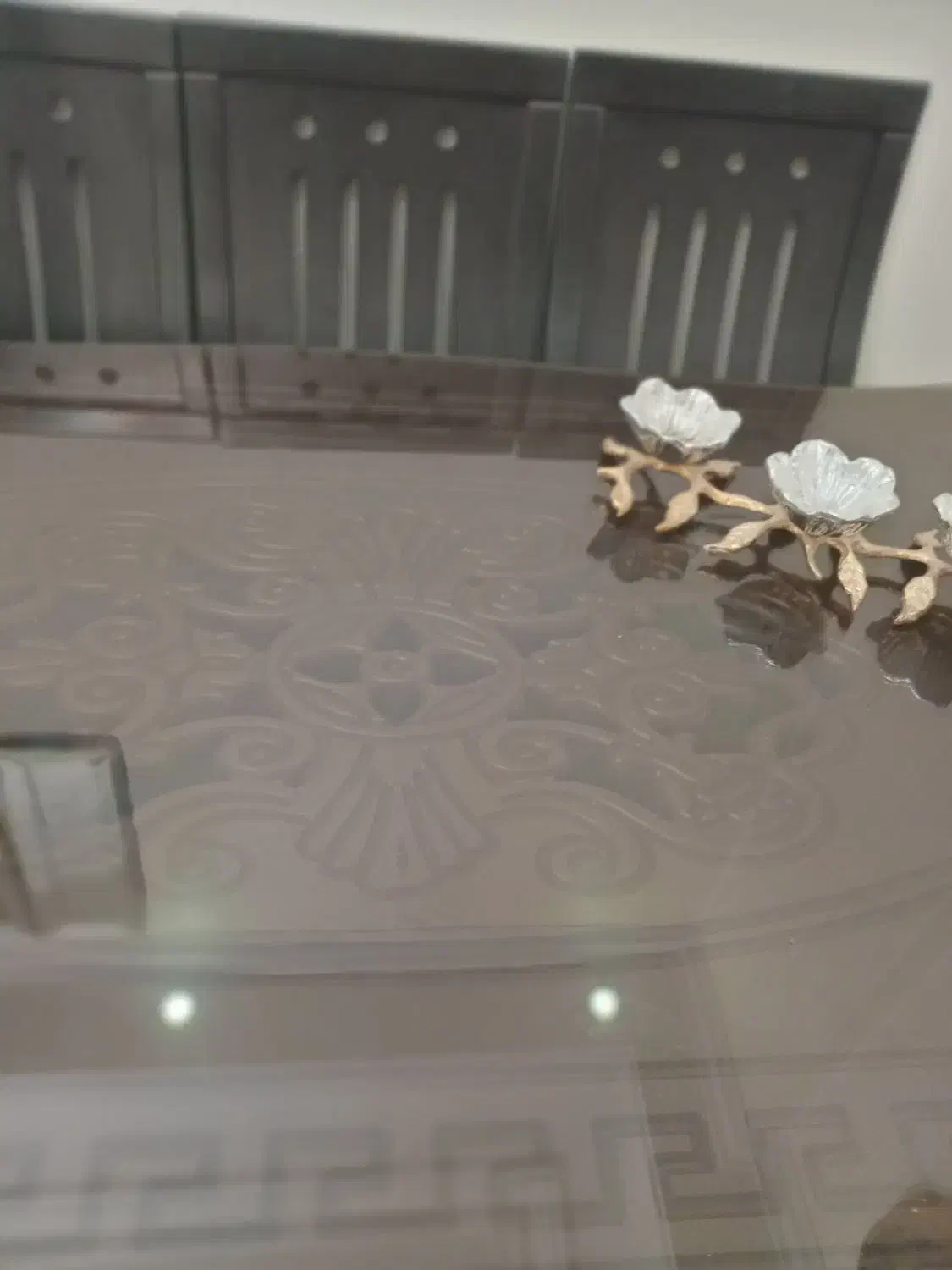 میز ناهار خوری 6 نفره سالم وتمیز هیچ شکستگی نداره|میز و صندلی غذاخوری|تهران, امامت|دیوار