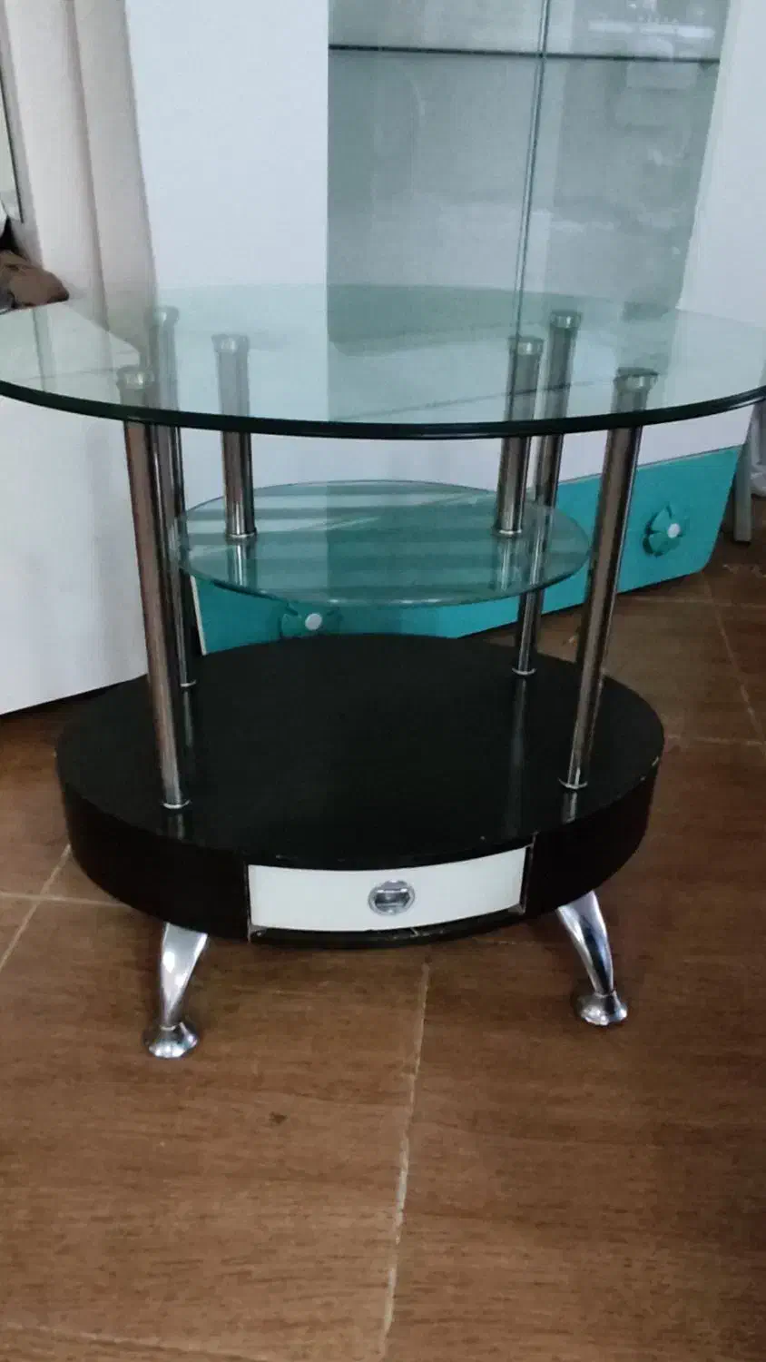 حراج میز تلفن وارداتی درحدنو مفت ۸۰۰ ت|میز تلفن|مشهد, رضاشهر|دیوار