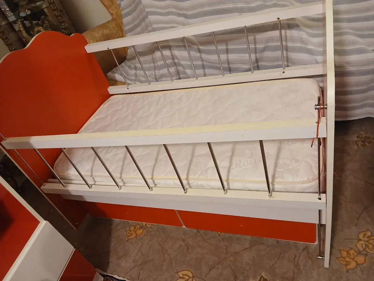 تخت و کمد کودک|اسباب و اثاث بچه|تبریز, |دیوار