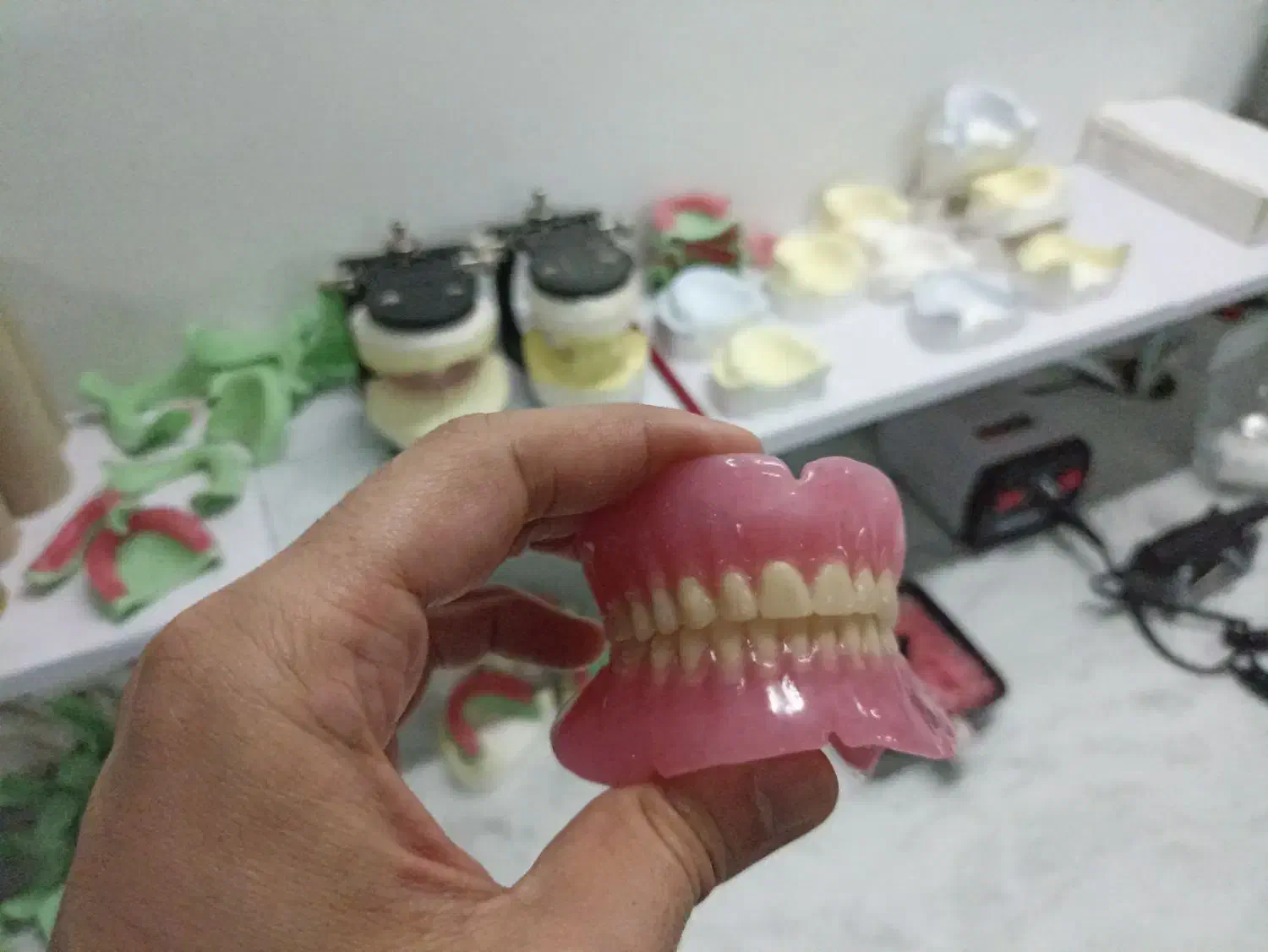 دست دندان متحرک - پارسیل ( تک دندان)|آرایشی، بهداشتی، درمانی|مشهد, راهنمایی|دیوار