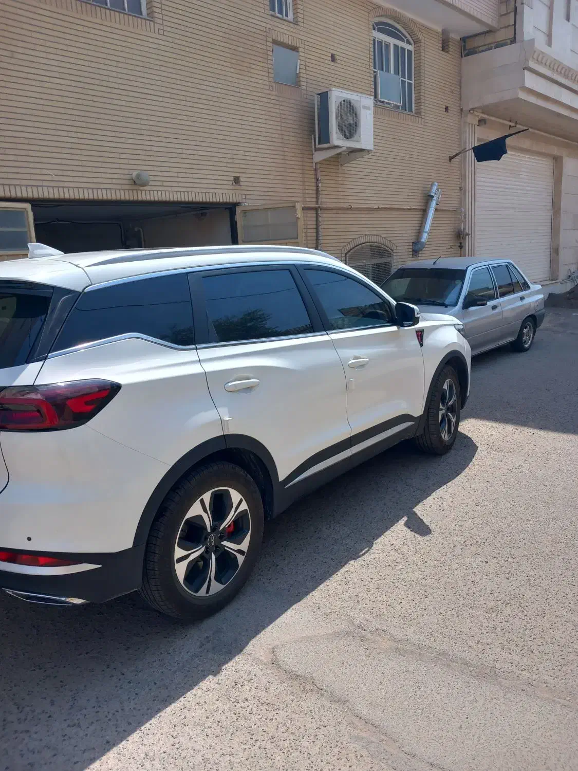 نصب برچسب شیشه دودی سولار  دولایه با قیمت مناسب|خدمات موتور و ماشین|کاشان, مسلم آباد|دیوار