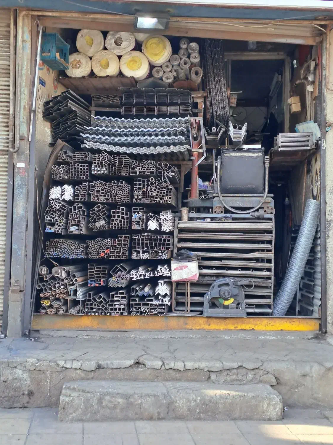 ورق شیروانی پانچ قوطی پروفیل نبشی وناودانی|عمده‌فروشی|کرج, حصارک پایین|دیوار