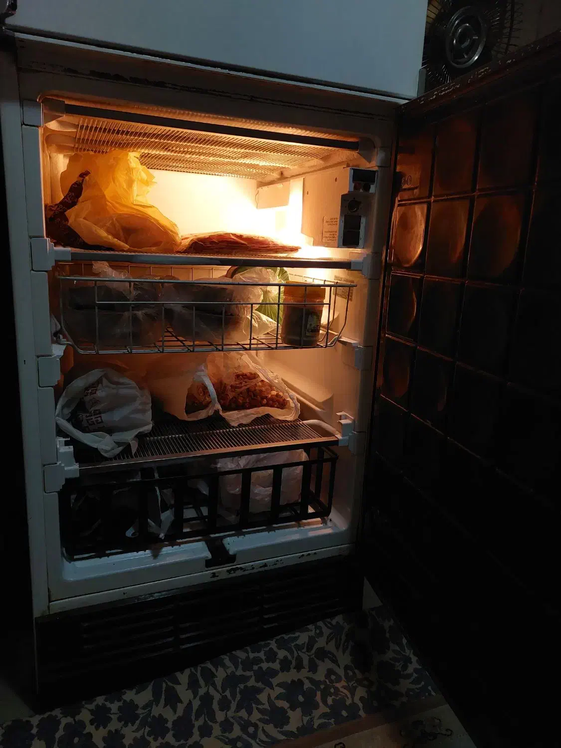 یخچال|یخچال و فریزر|ری, سرتخت|دیوار