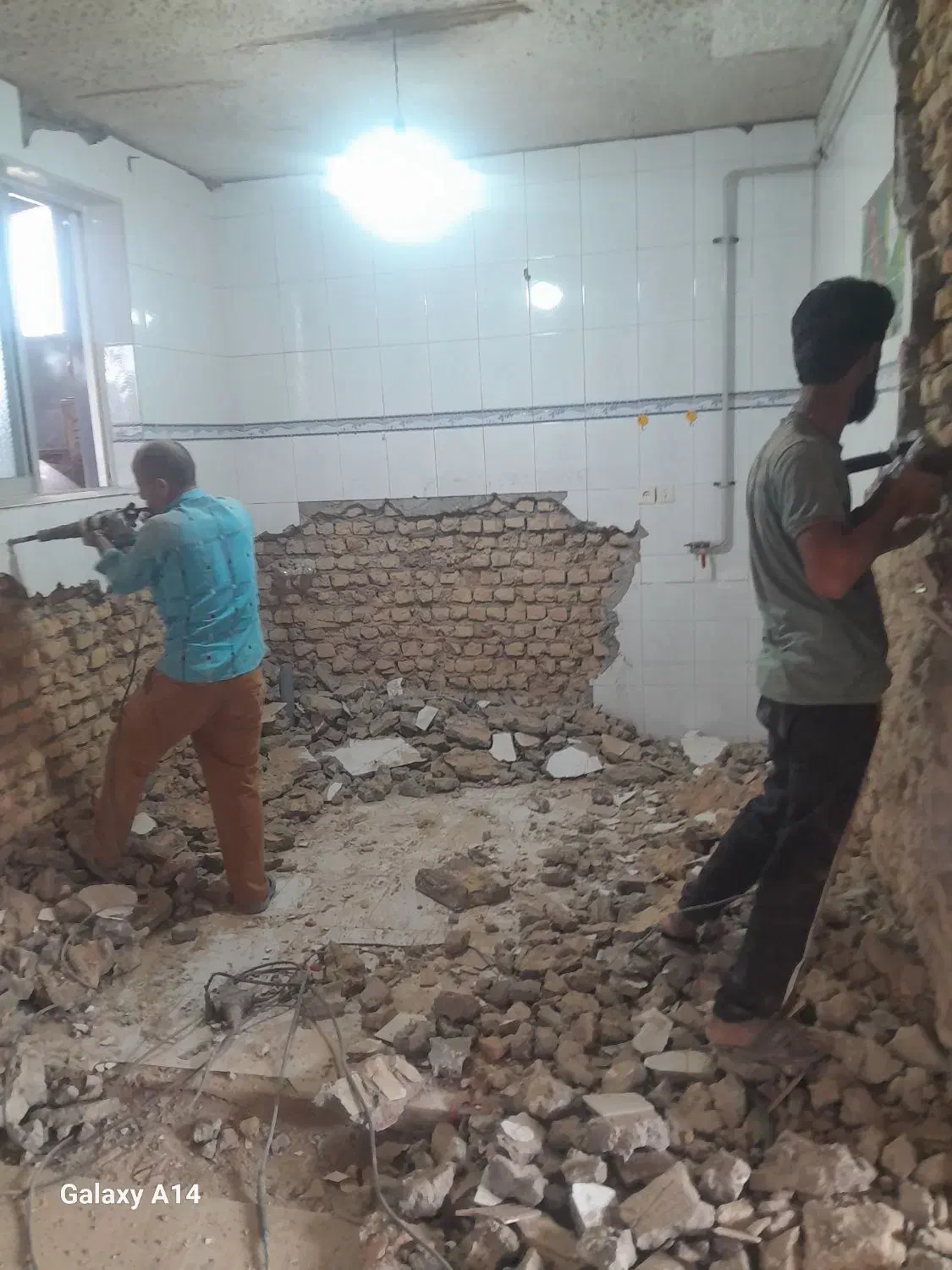 تخریب وکاشیکاری|خدمات پیشه و مهارت|بندر گز, |دیوار