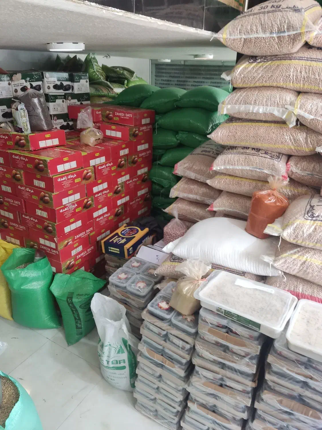 کارگر ساده مرد|استخدام خدمات فروشگاه و رستوران|بابل, |دیوار