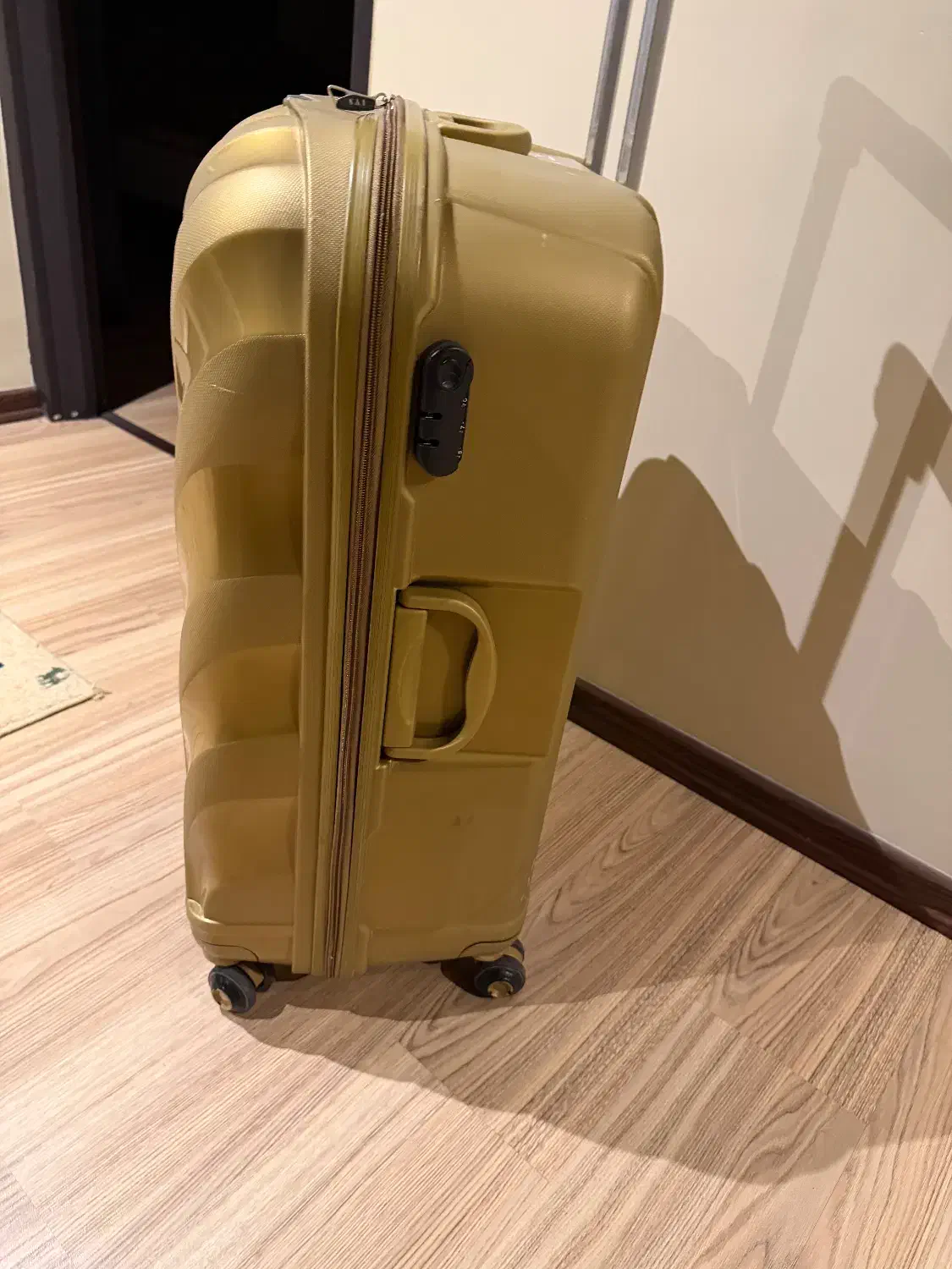 چمدان پلی کربن مارک ترکیه vis|کیف، کفش، کمربند|تبریز, |دیوار