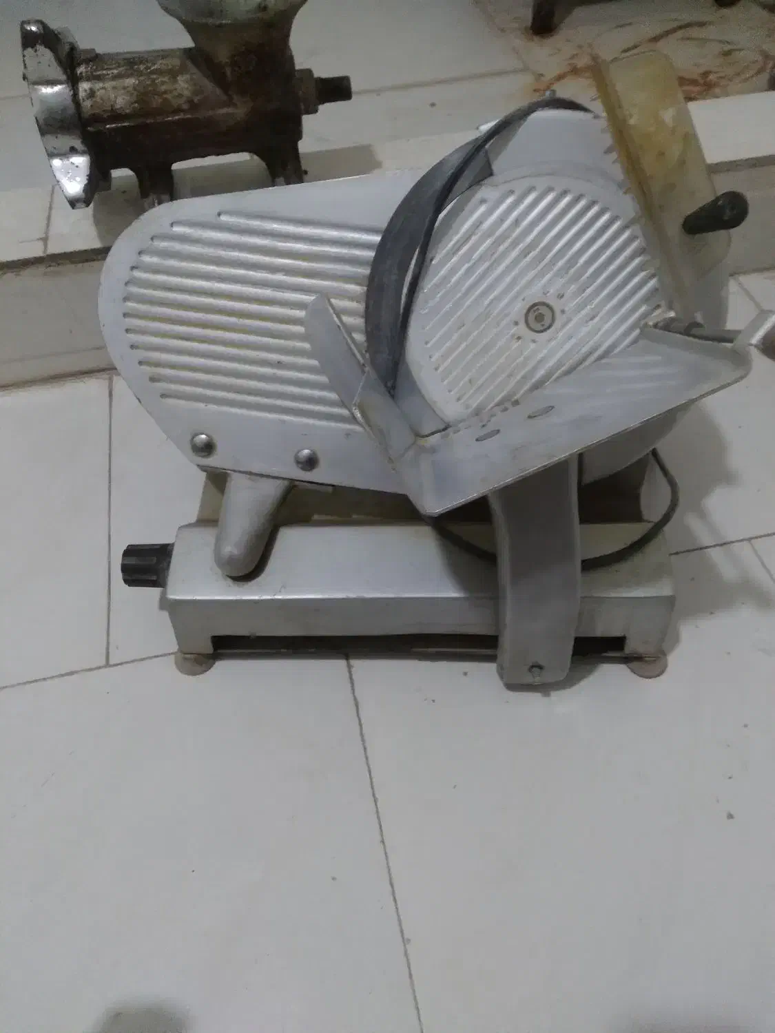 دستگاه کالباس بر در حد نو|سایر لوازم برقی|هامون, |دیوار