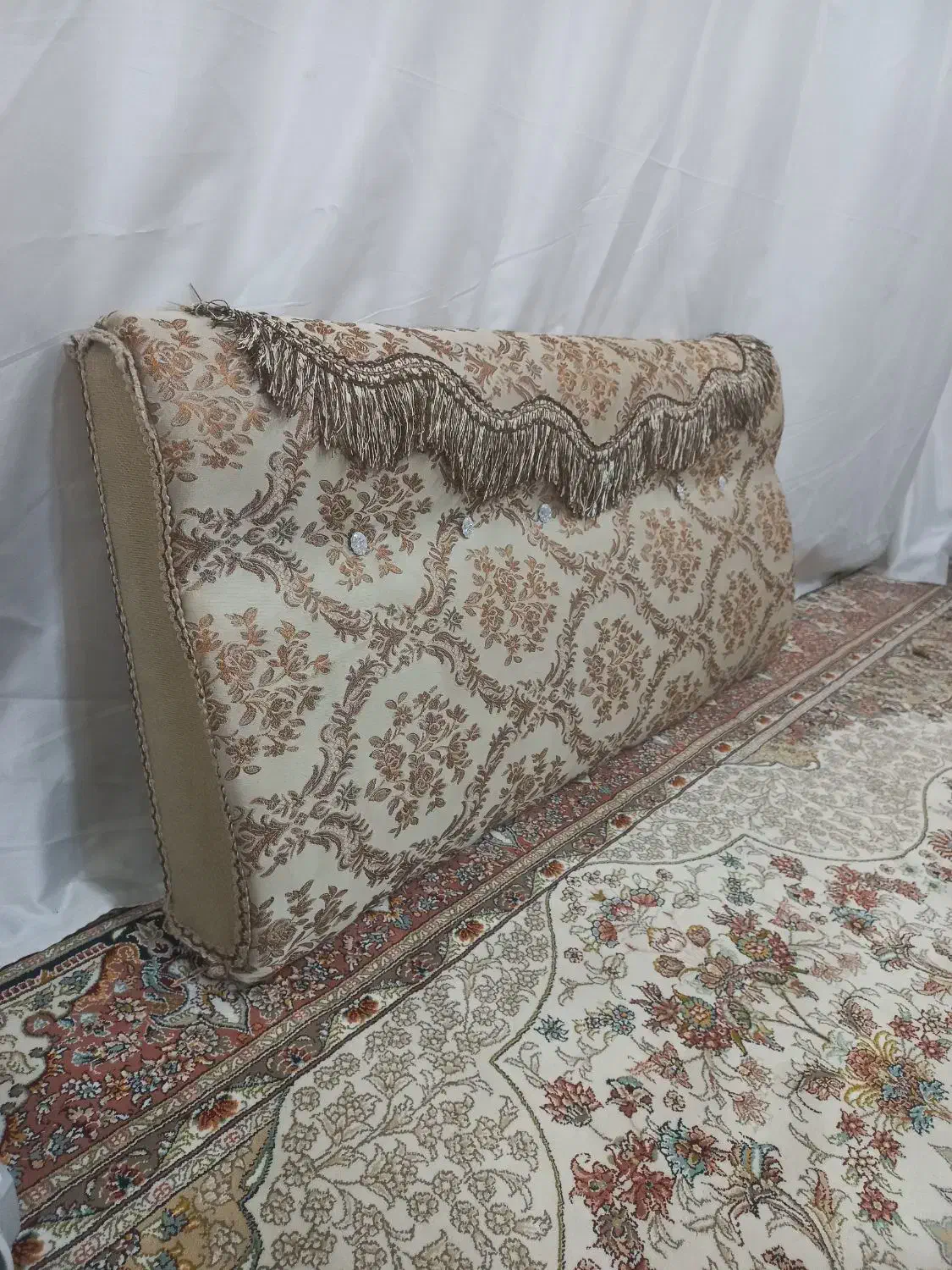 ۶عدد پشتی سالم|پشتی|ساوه, |دیوار