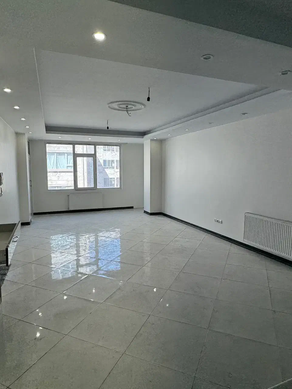 ۱۰۵ متر / شاهد ۶/ زیرقیمت منطقه|فروش آپارتمان|گرمدره, |دیوار