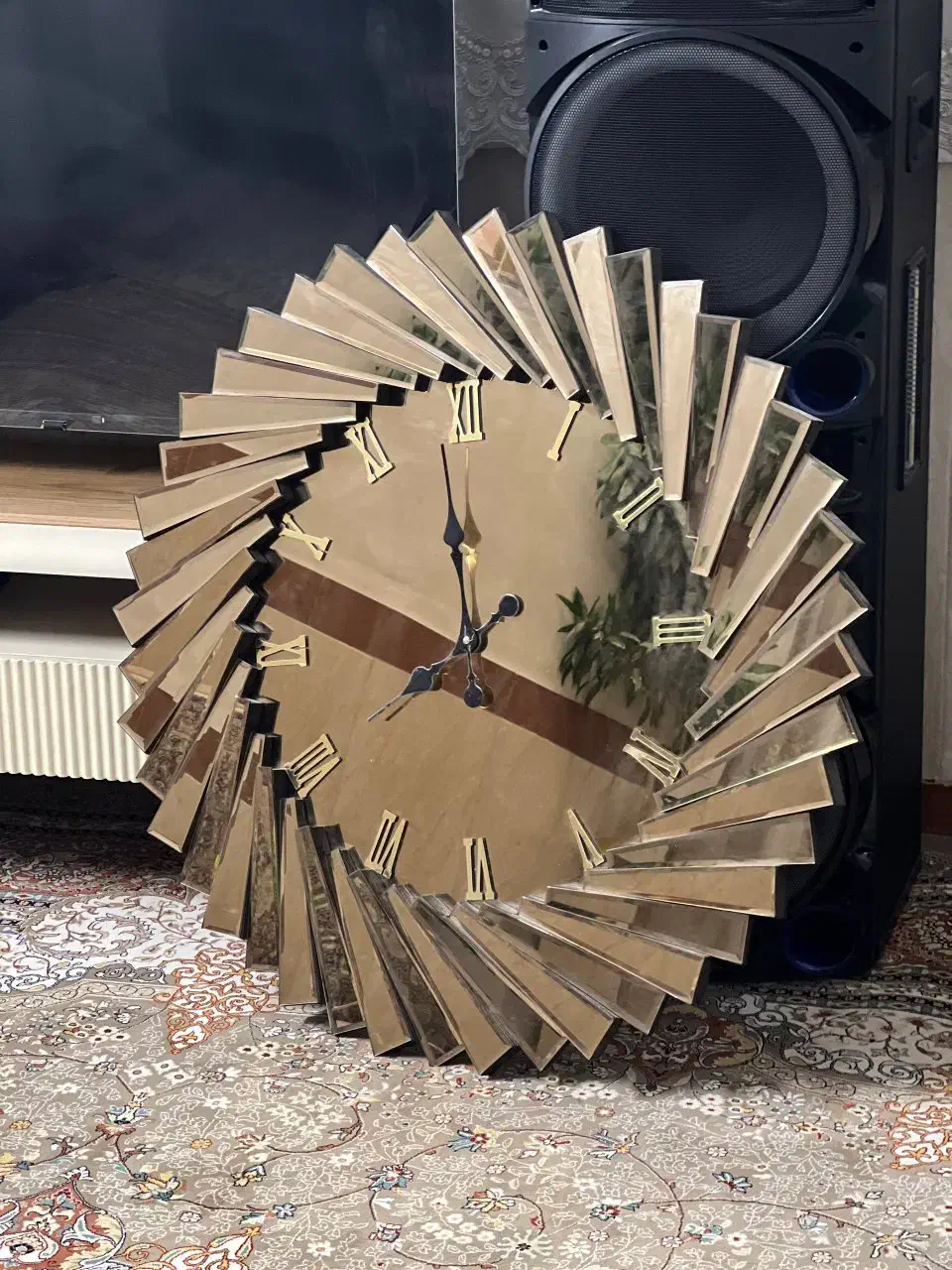 ساعت دیواری آیینه ایی رنگ گلد سالم و تمیز|ساعت دیواری و تزئینی|رباط‌کریم, رباط‌کریم|دیوار