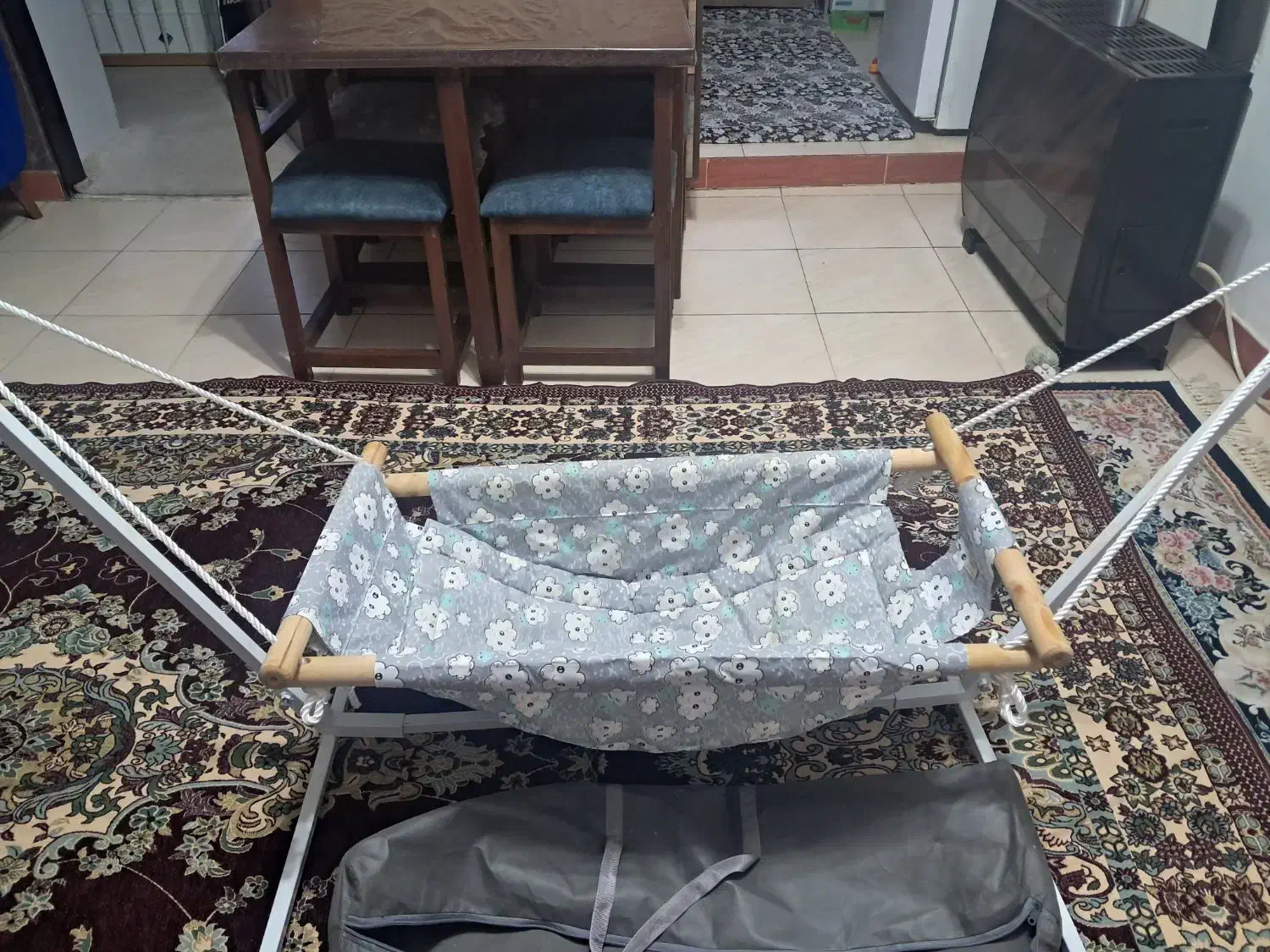 گهواره ننو|تخت و سرویس خواب|رشت, جانبازان|دیوار