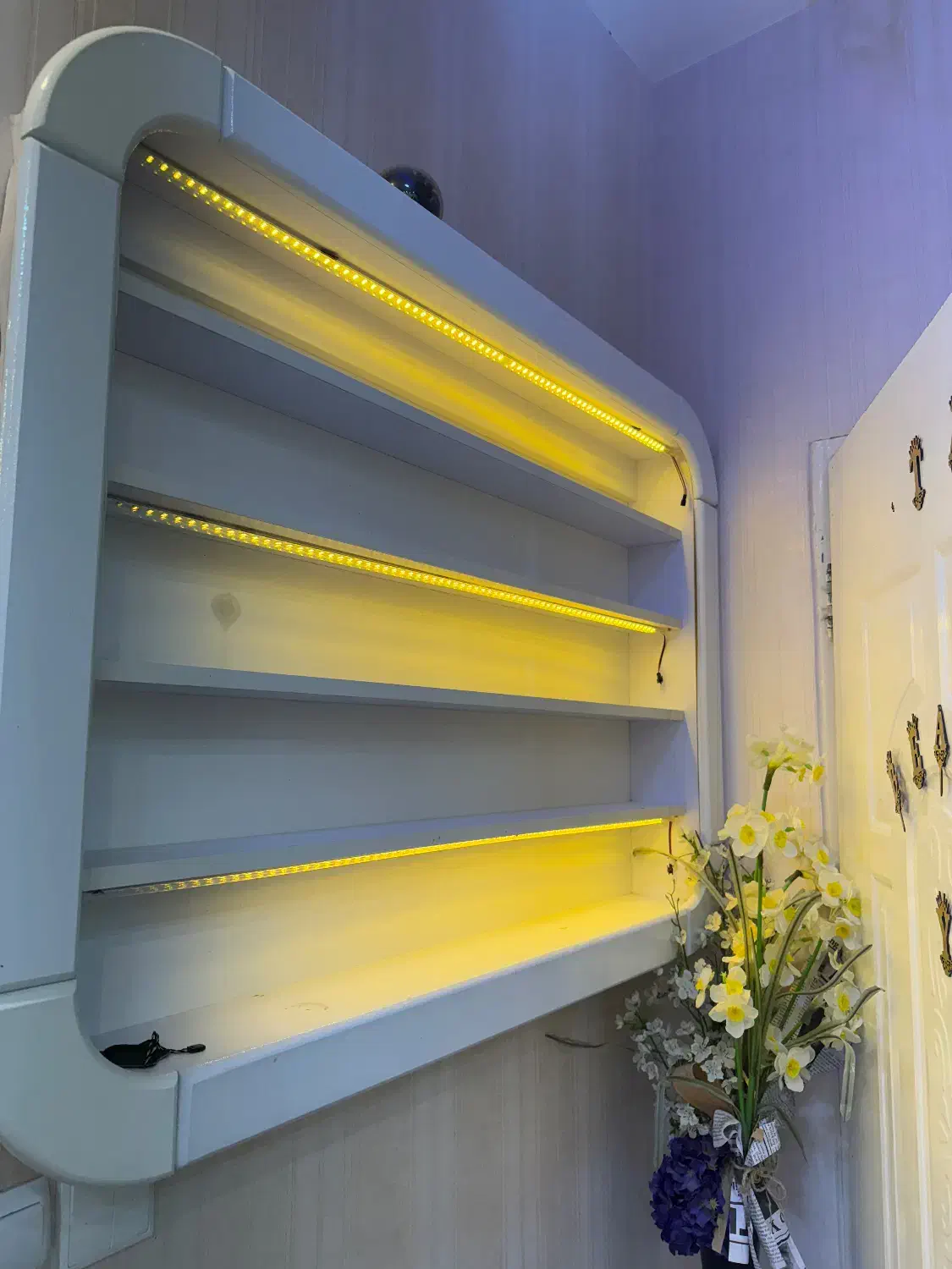 میز ناخن|آرایشگاه و سالنهای زیبایی|خرمآباد, |دیوار