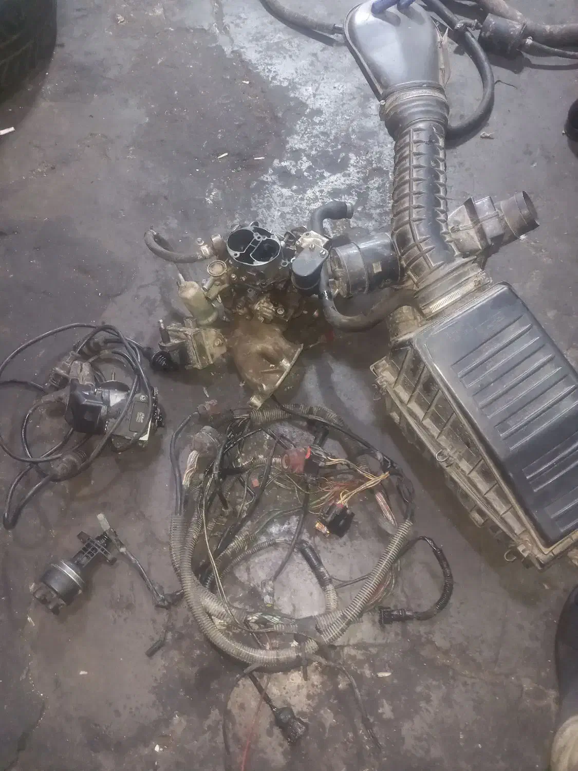 لوازم پژو ۲۰۰۰کاملا سالم و بدون ایراد|قطعات یدکی و لوازم جانبی|تبریز, |دیوار