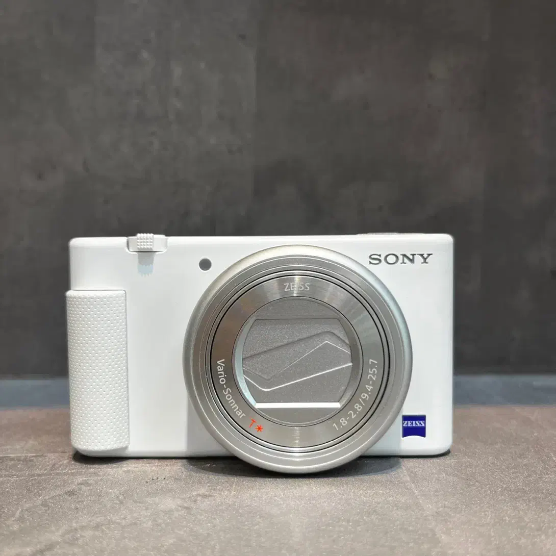 دوربین سونی ZV-1 اوپن باکس مخصوص تولید محتوا|دوربین عکاسی و فیلم‌برداری|تهران, پامنار|دیوار