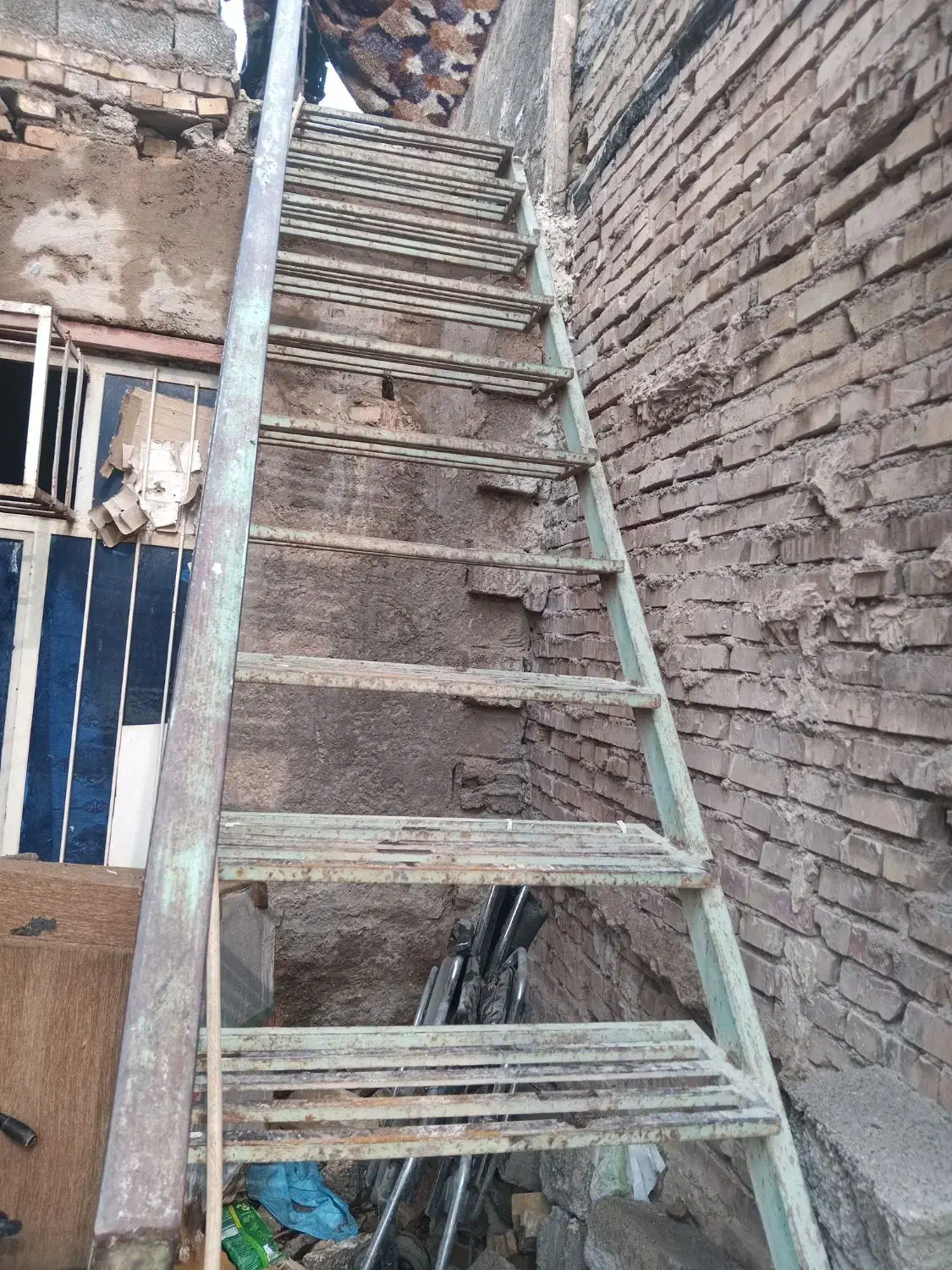 پله اهنی|ابزارآلات|کارون, |دیوار