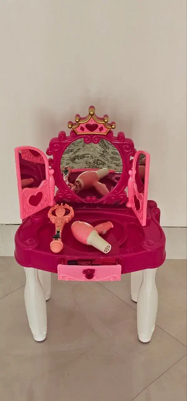 میز آرایش|اسباب و اثاث بچه|دامغان, |دیوار