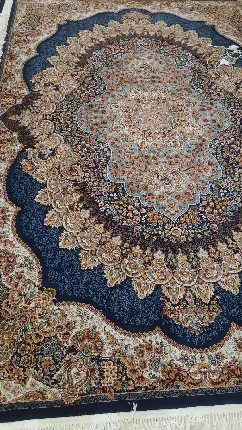 فرش ماشینی ارکیده ۷۰۰شانه بسیار کم استفاده شده|فرش|تبریز, |دیوار