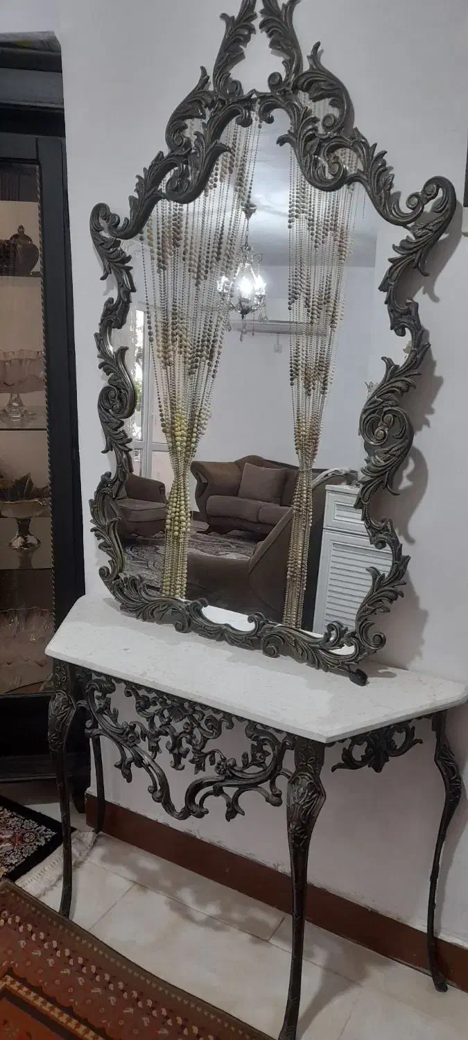 آینه و کنسول به همراه شمعدون|بوفه، ویترین، کنسول|رشت, کوی مهر|دیوار