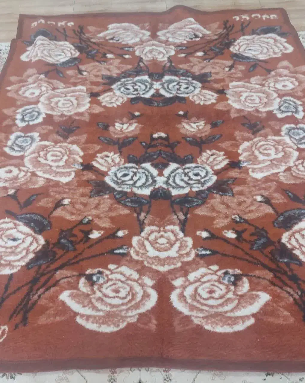 پتوی یک نفره مارک تابان. نو و سنگین|رختخواب، بالش، پتو|فولادشهر, B6|دیوار